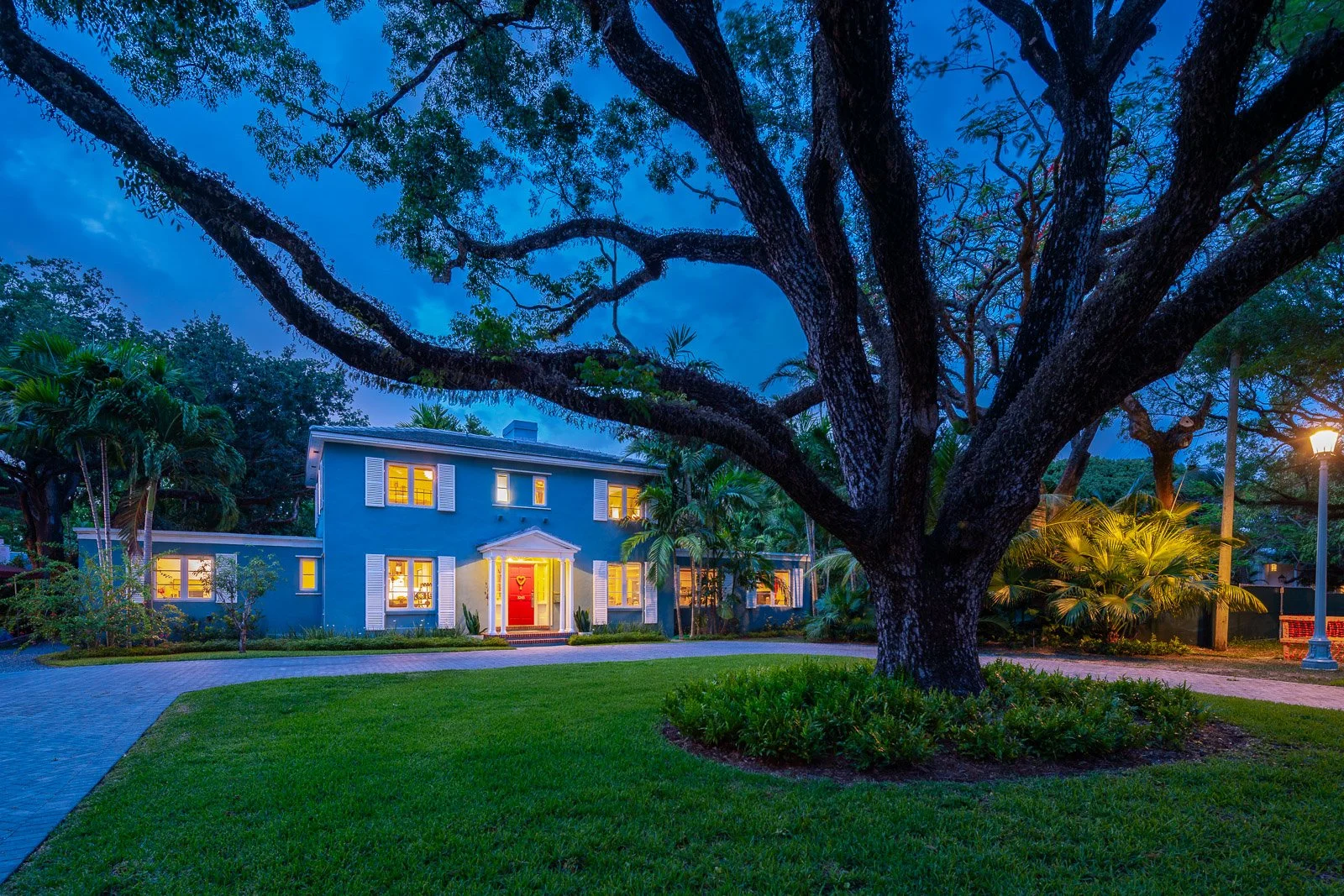 AlexTphoto.com - 3245 Riviera Dr-Twilights-02-Web.jpg