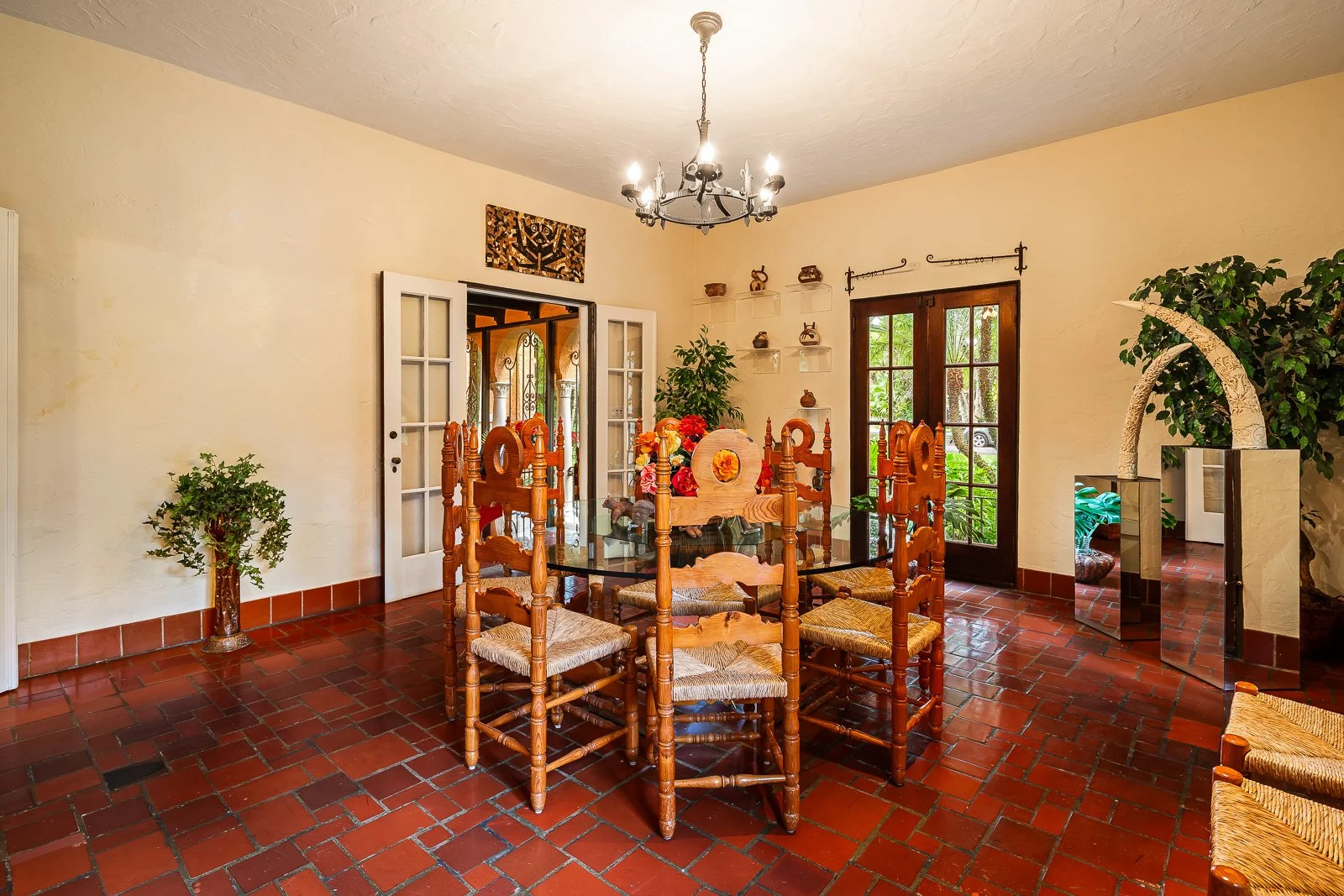 AlexTphoto.com - 925 Castile Plaza-16-Web.jpg