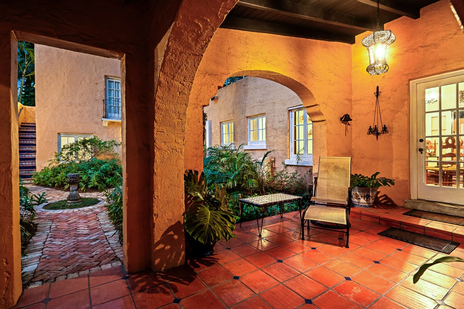 AlexTphoto.com - 925 Castile Plaza-Twilights-04-Web.jpg