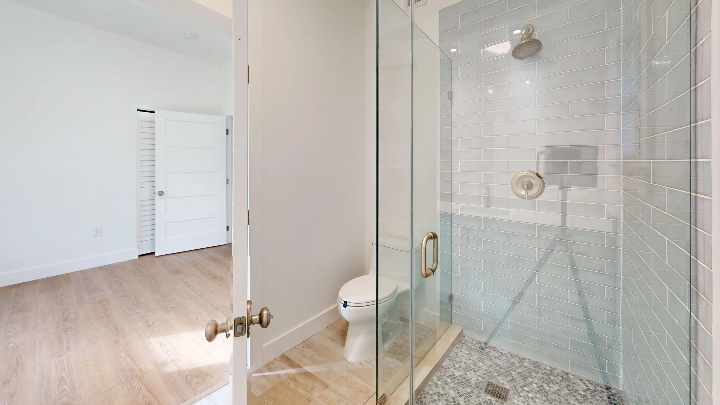 117-Florida-Ave-Bathroom 1.jpg