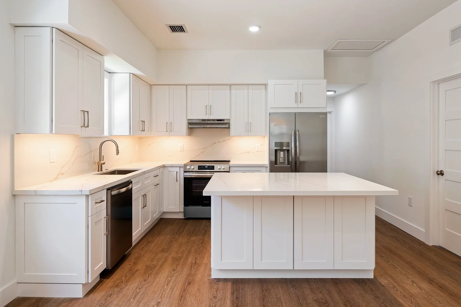 AlexTphoto.com - 117 Florida Ave-12-Web.jpg