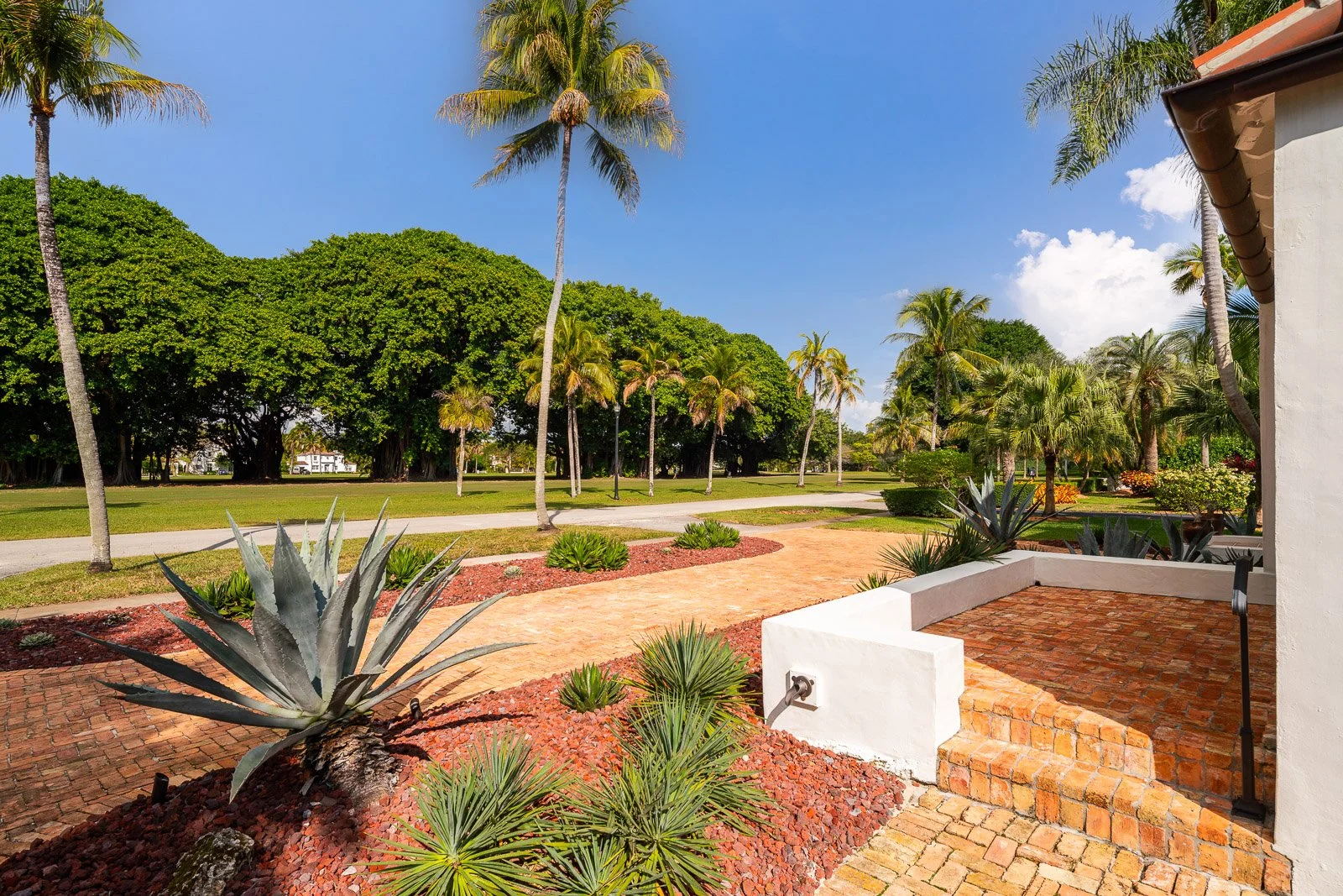 AlexTphoto.com - 1234 S Greenway Dr-07-Web.jpg