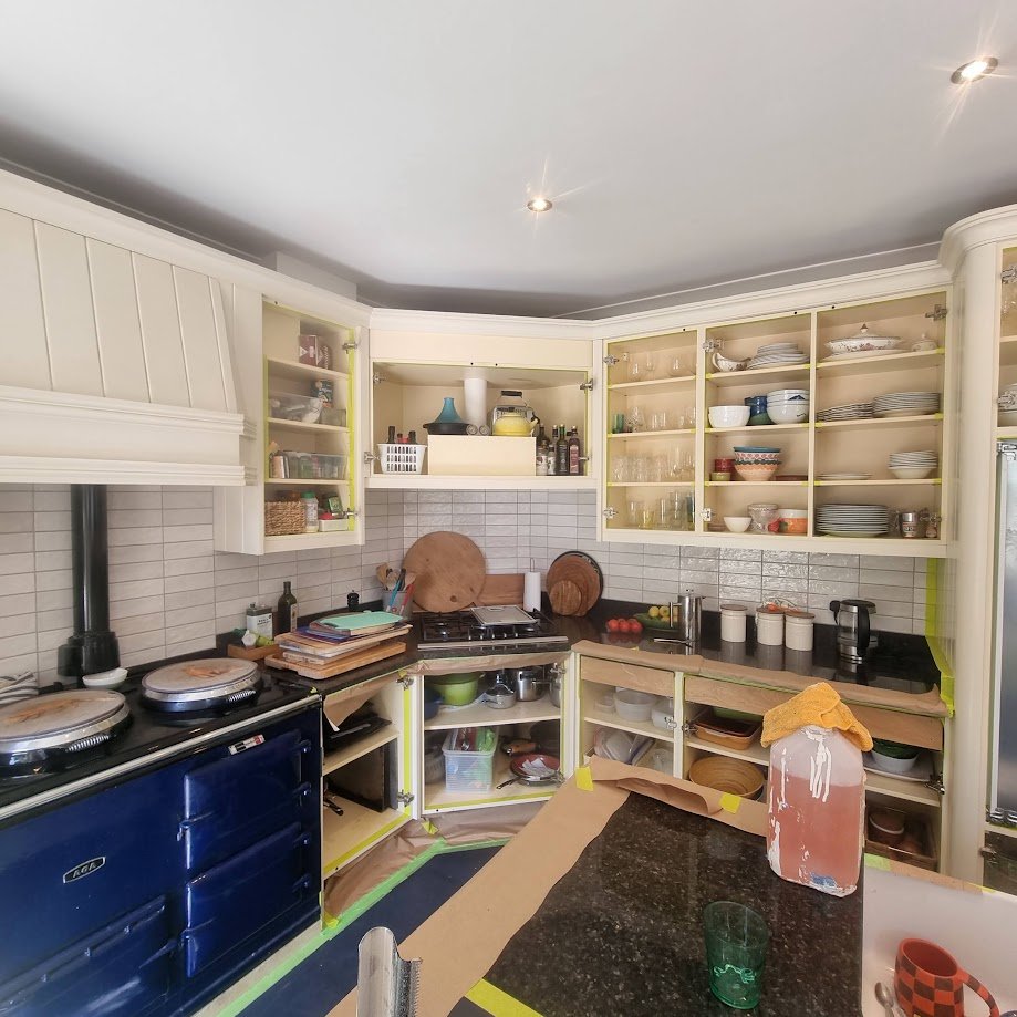 RESPRAYING KITCHEN ENGLEFIELD GREEN DURING 25.jpg