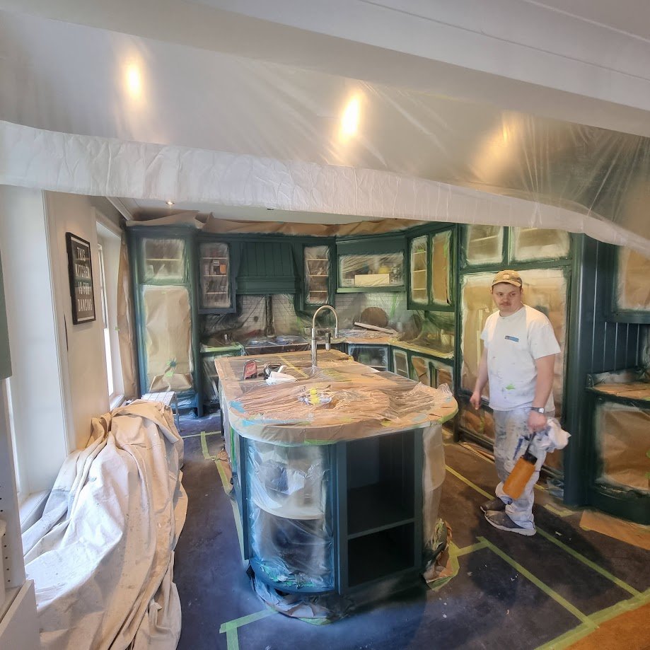 RESPRAYING KITCHEN ENGLEFIELD GREEN DURING 30.jpg