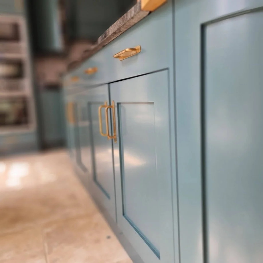 RESPRAYING KITCHEN ENGLEFIELD GREEN AFTER 70.jpg