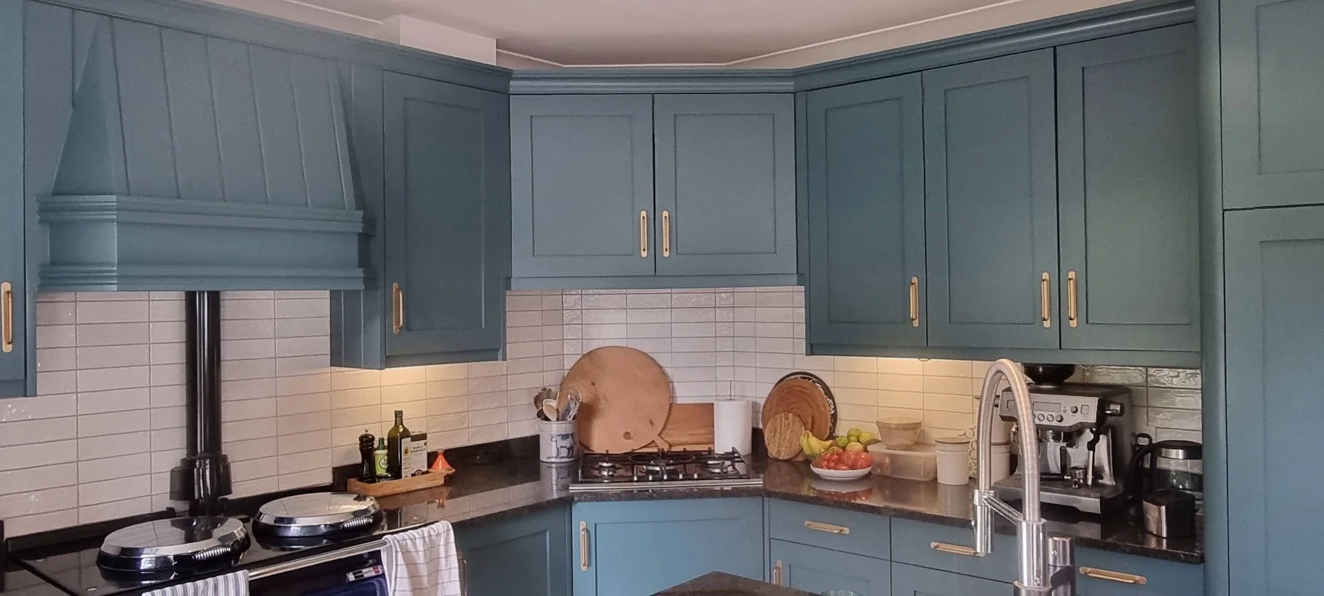 RESPRAYING KITCHEN ENGLEFIELD GREEN AFTER 40.jpg