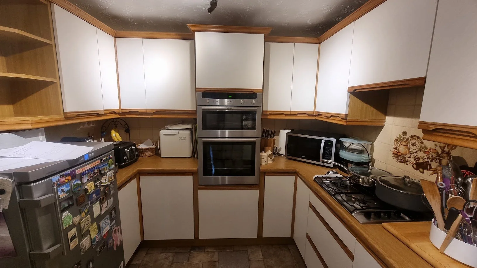 KITCHEN SPRAYING BASINGSTOKE BEFORE 10.jpg