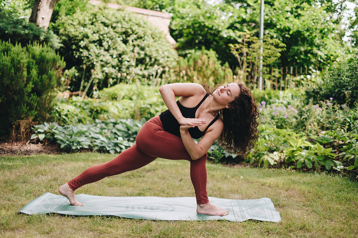 Melissa Ingles Yoga -17.jpg