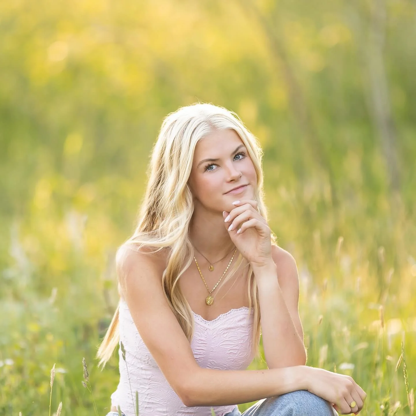 Booking Senior Sessions for those graduating in 2026!! Reach out today to book your session ✨ 
.
.
.
.
#seniorsession #2026 #2026seniors #senior #washingtondcseniorphotographer #novaseniorphotographer #virginiaseniorphotographer #marylandseniorphotog