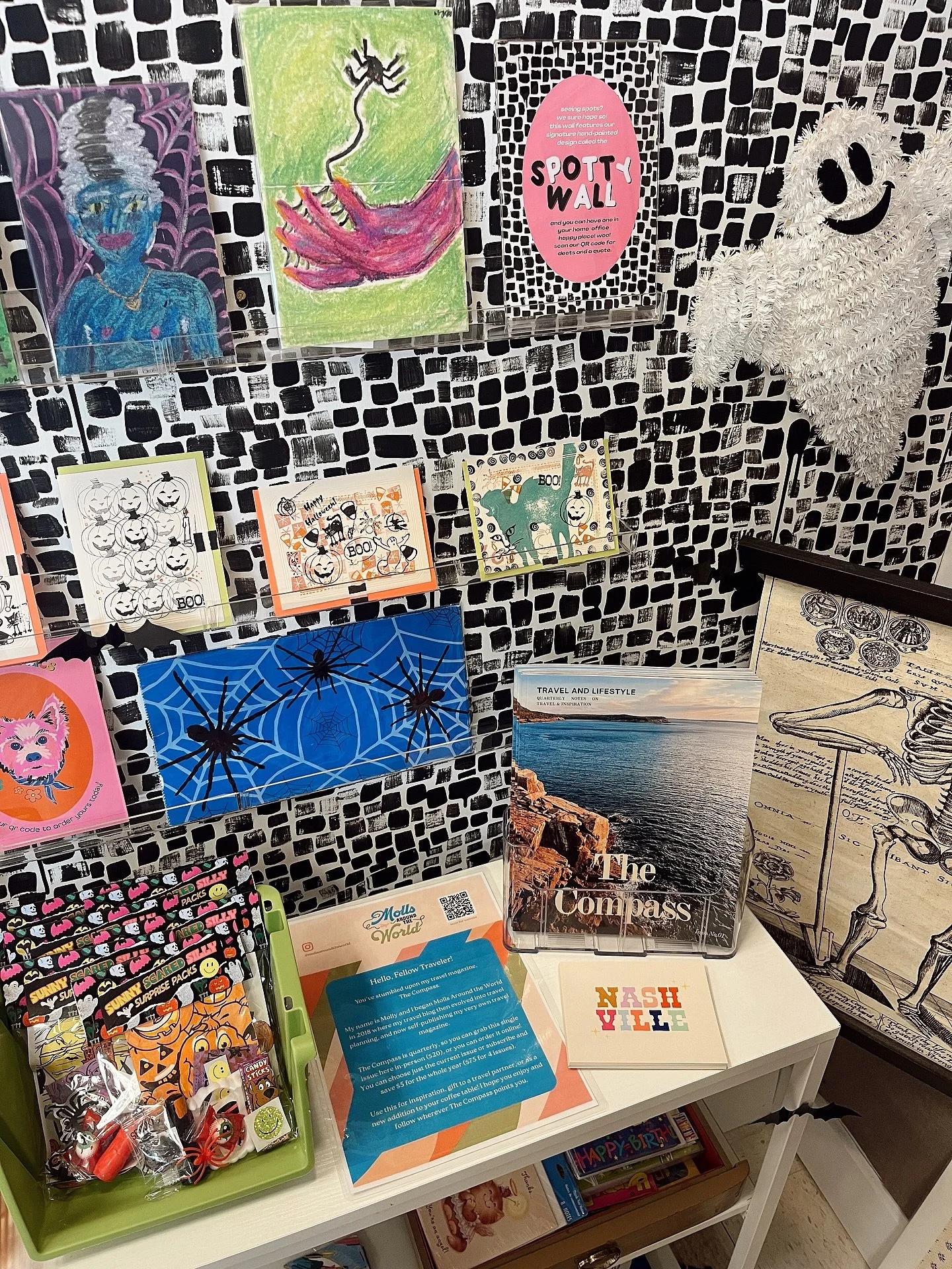 The Compass has found *another* new home in @shopfacingthesunshine&rsquo;s booth at @oldhickorysocial! 🤩

While you&rsquo;re picking up your spooky treat bag and Halloween greeting cards, snag yourself a copy where all the best recs for the northeas