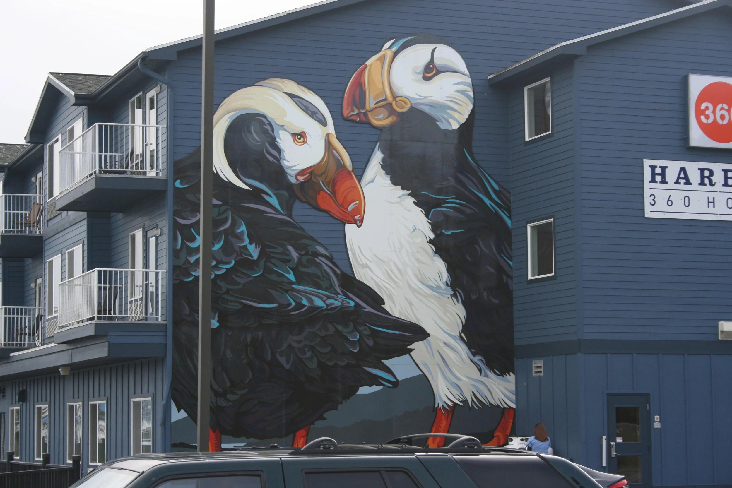 Xtra PuffsPainted with Seward Mural Society2016Harbor 360 HotelSeward, AK