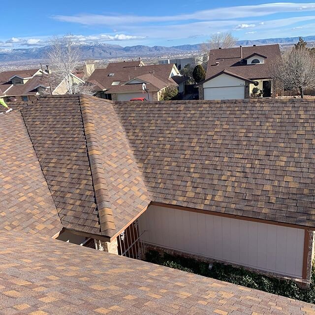 Sedona canyon 3D architectural shingle by Owens and Corning. #ziaroofingandgutters #roofing #albuquerque #newmexico