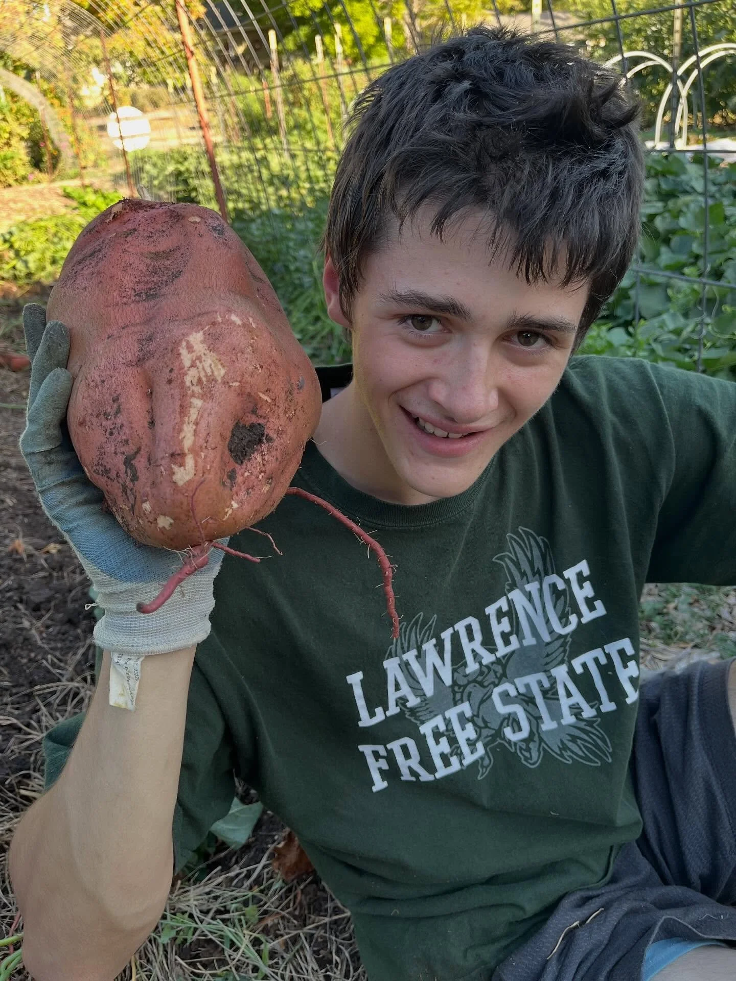 We&rsquo;re back! After taking two weeks off from market, we&rsquo;ll be back at Ballard Center, this Wednesday, the 8th from 4-6pm with so much beautiful fall produce - tender turnips; beets; tomatoes; green peppers; so much okra!! Cilantro, parsley