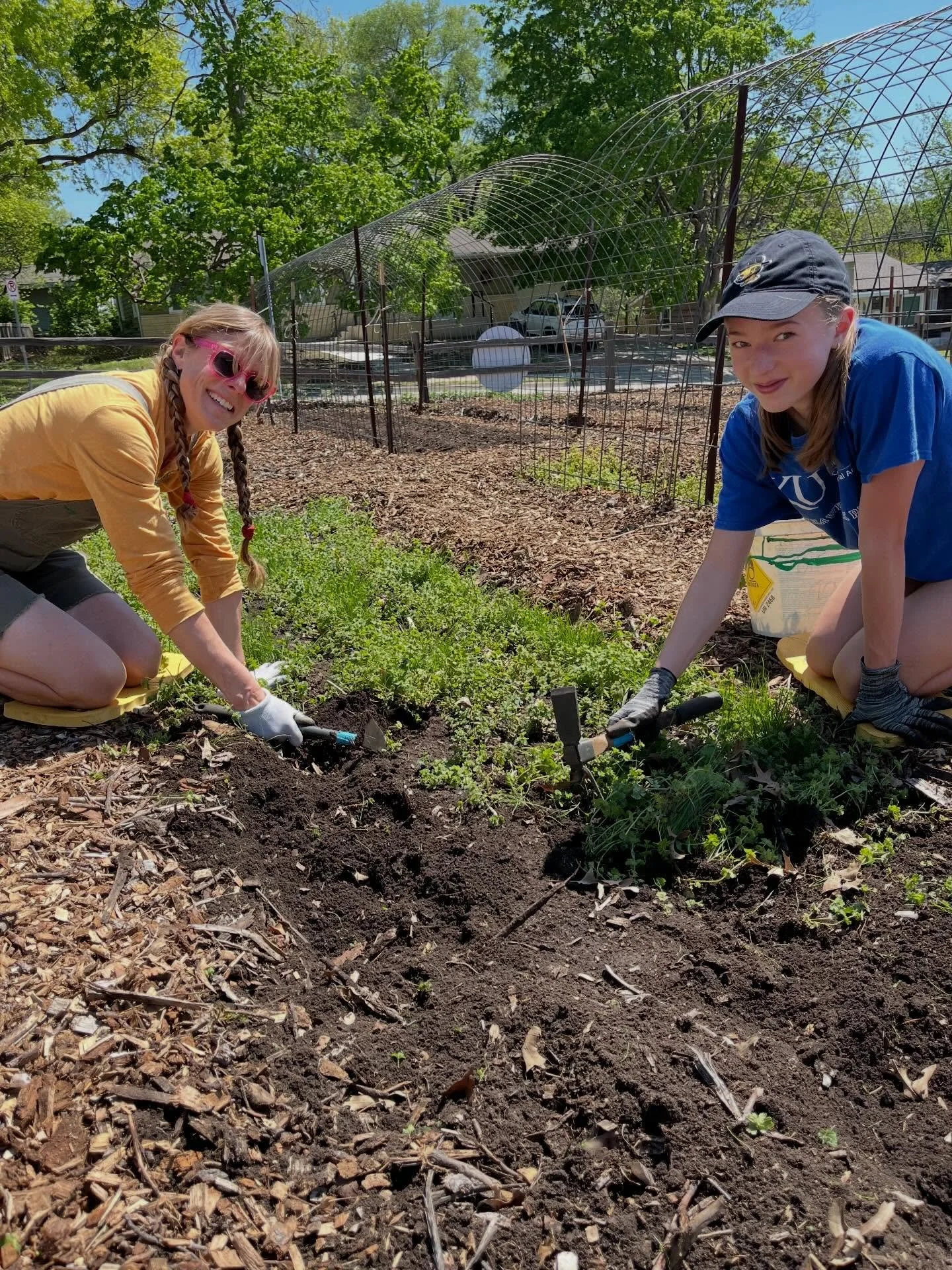 Two Ellens are twice as good as one! Ellen K on the left is a faithful volunteer. She joins Student Gardener Ellen H in preparing beds for the next round of plantings. We love our Ellens. &hearts;️
