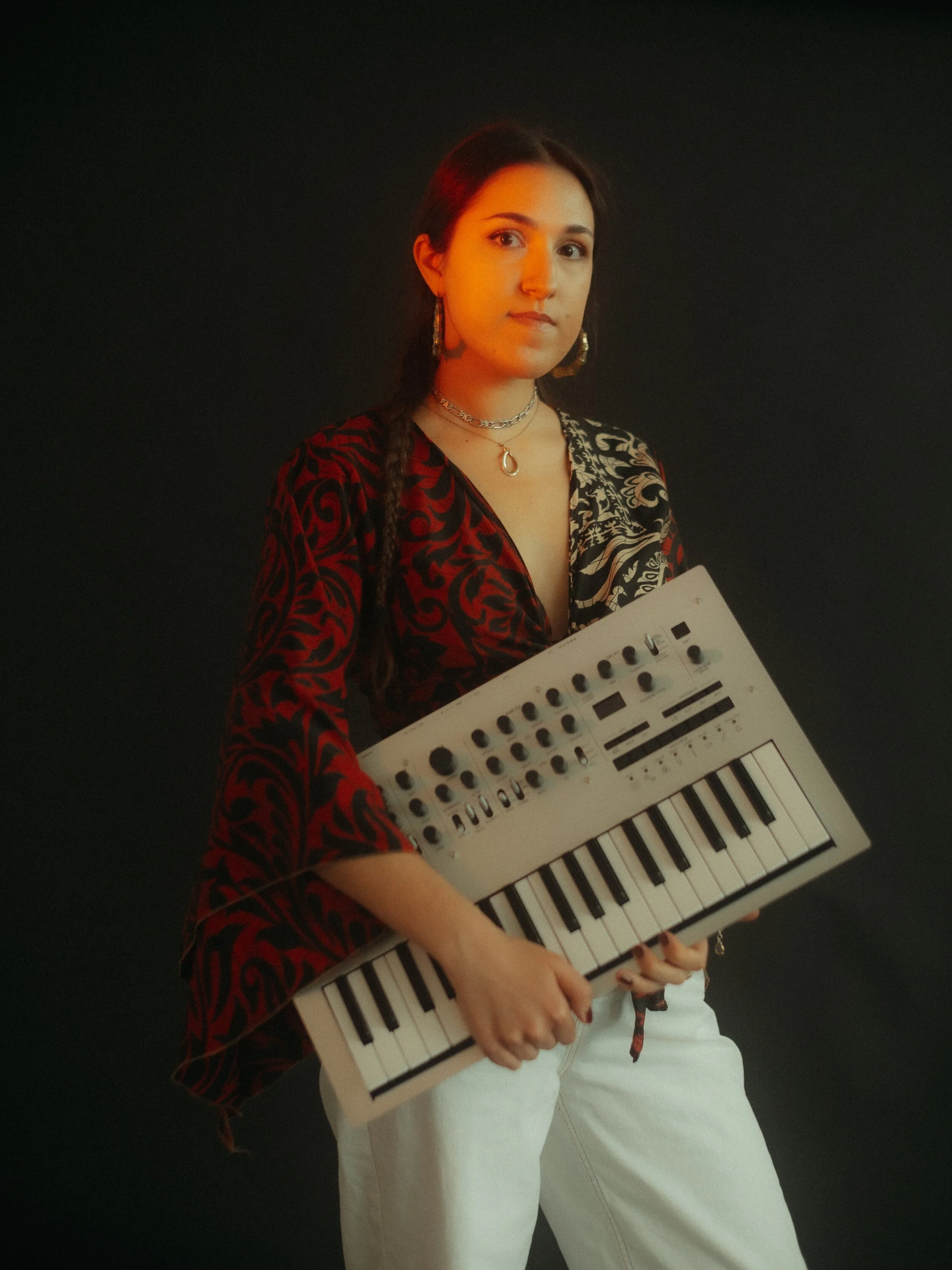 Madeleine - Can I Feel Enough (Single)