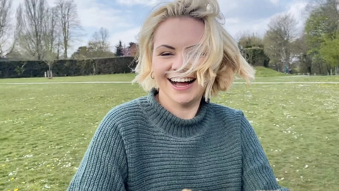PREMIERE: murloe - Waste Away The Day With Me (Official Video)