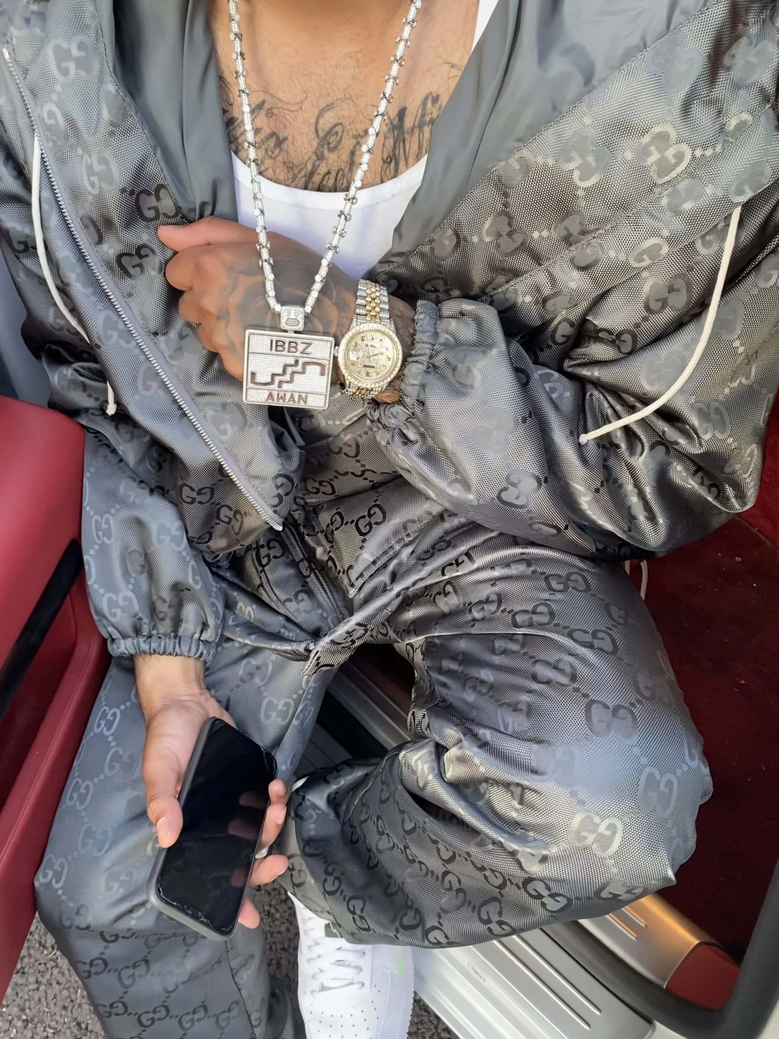 Ibbz Awan - Don't You Know (Official Video)