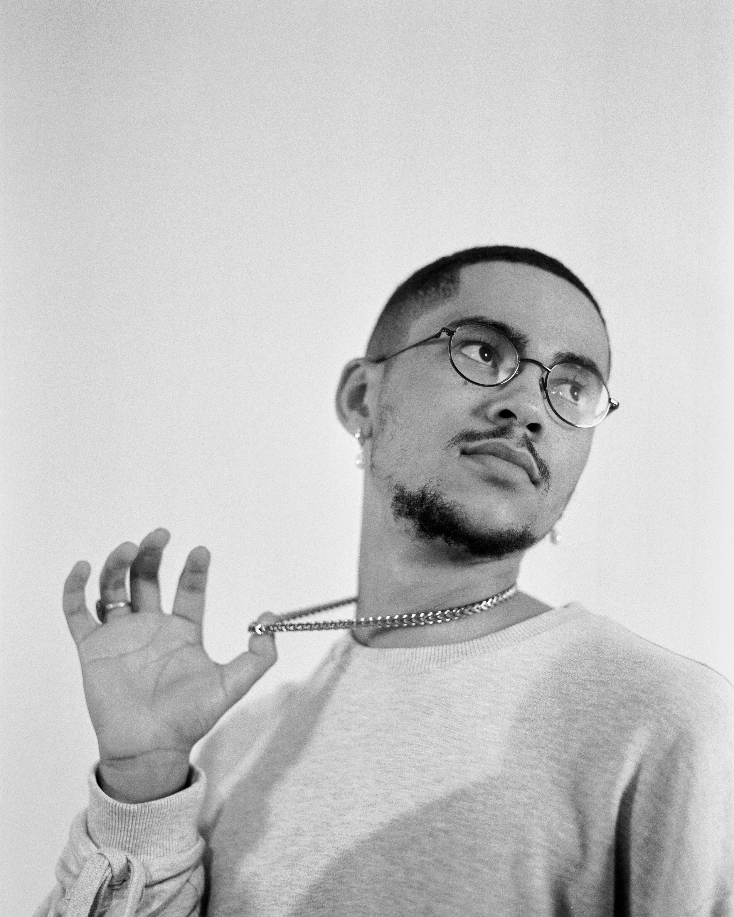 PREMIERE: Sophomooreik - Up To No Good (Official Video)