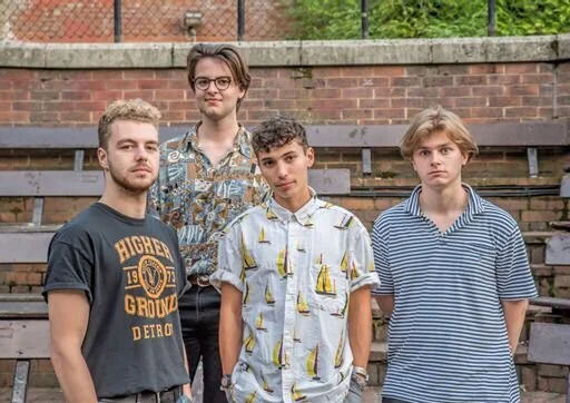 Mengelmoes - Say Somethin' (Official Video)