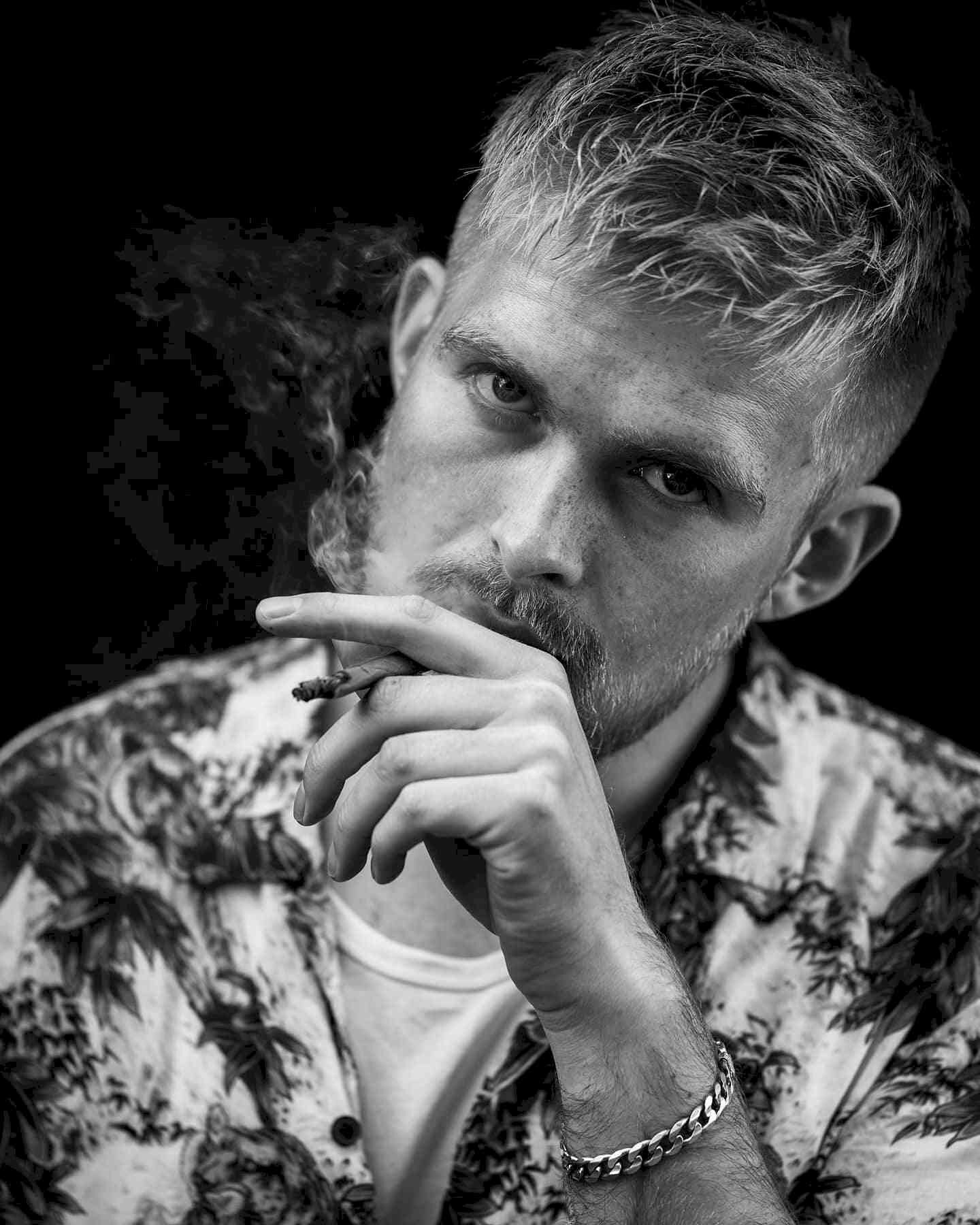 Twivee ft: Josh Bailey - Dedication (Single)