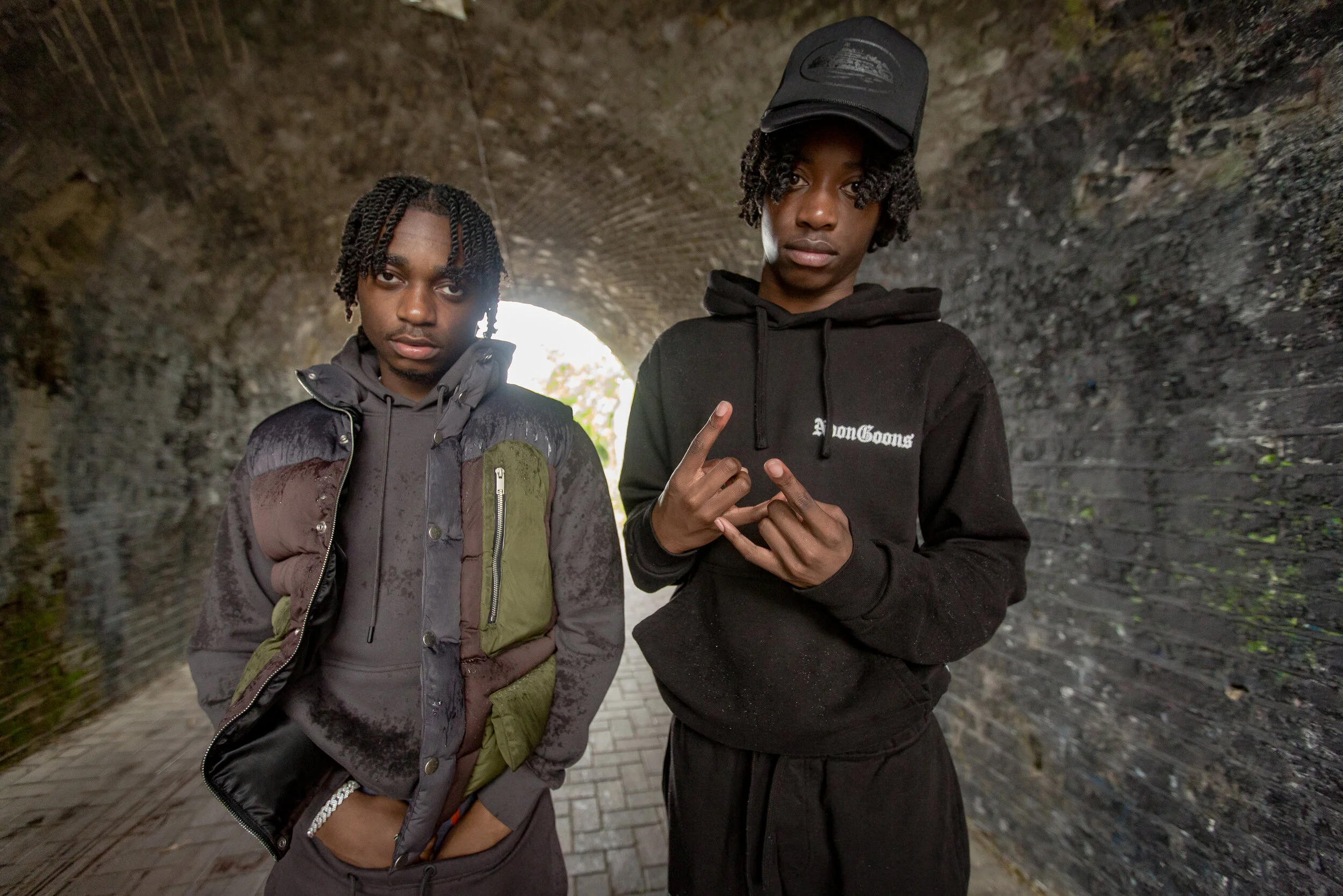 Deniro5ive &amp; Taifunds - 10 Questions + Cutie (Official Video)