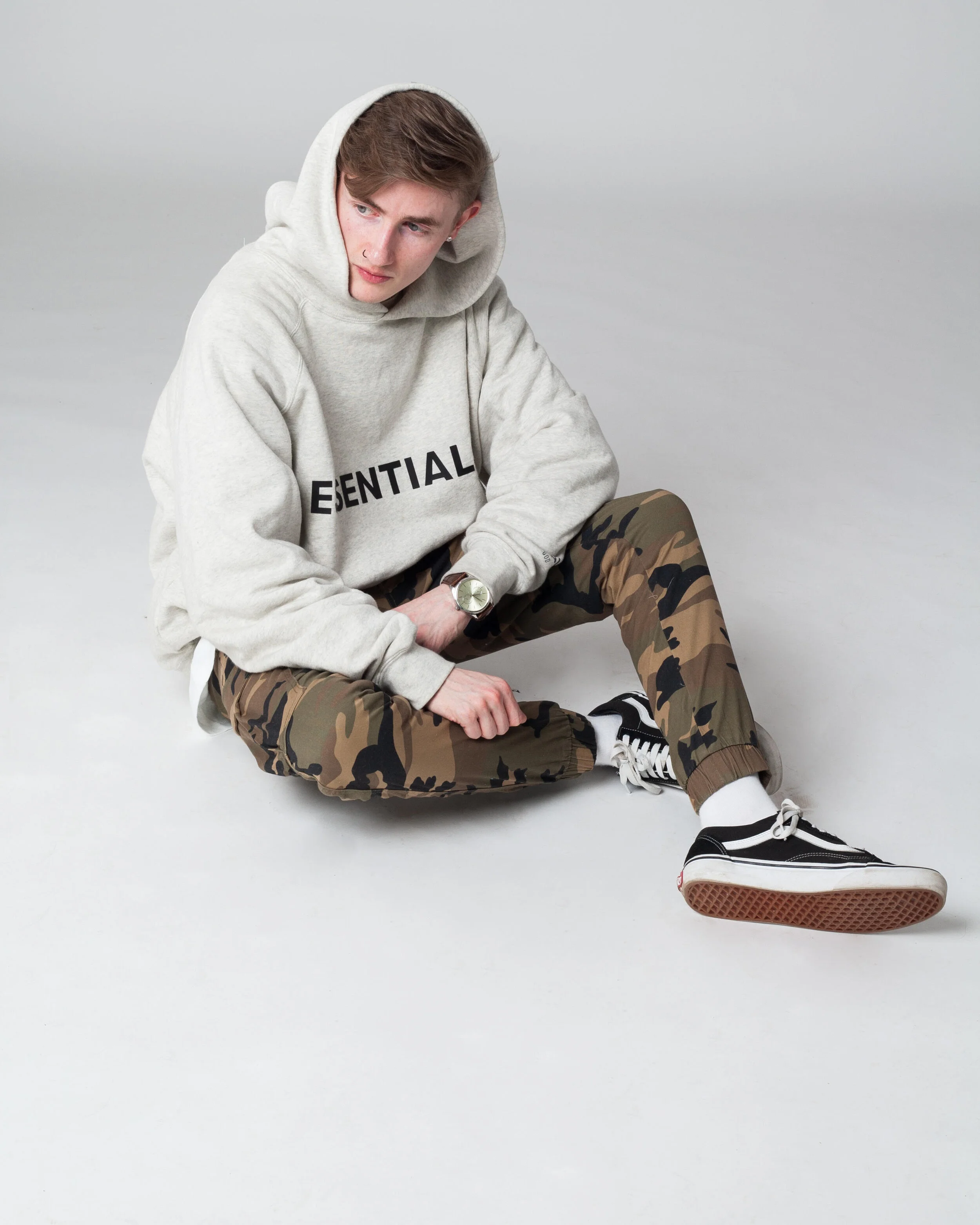 Louis Seivwright ft: Ama Jane + Chef - Wonderland (Single)