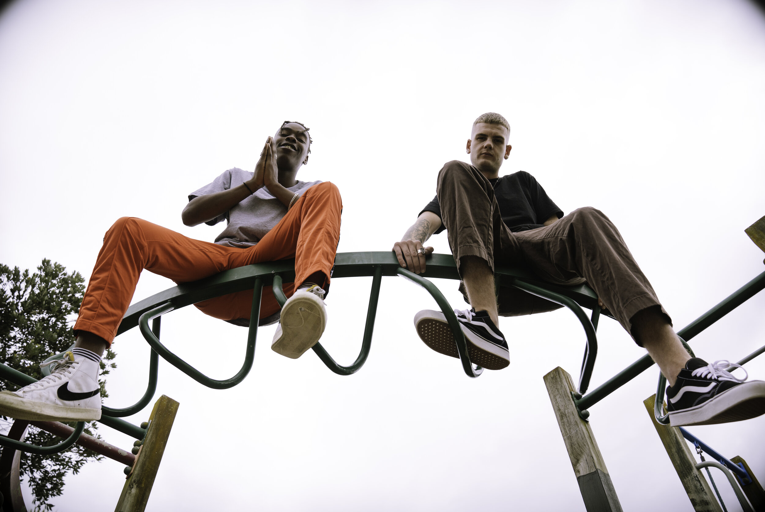 PREMIERE: Waguan + IceyGhosts - Blang (Single) + 10 Questions