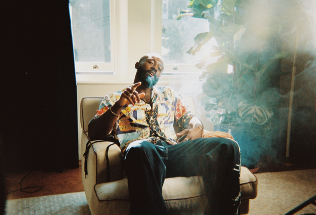 Kwaku Assante - Feel Something (Official Video)