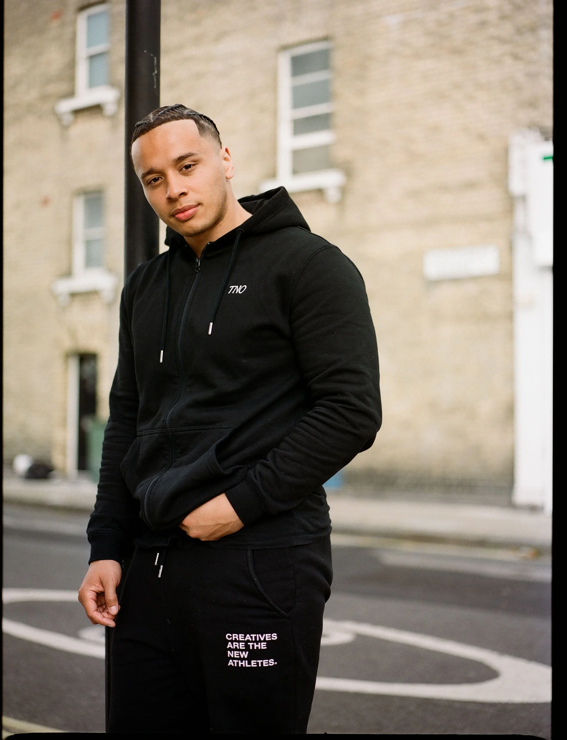 Motive 105 - The King is Back