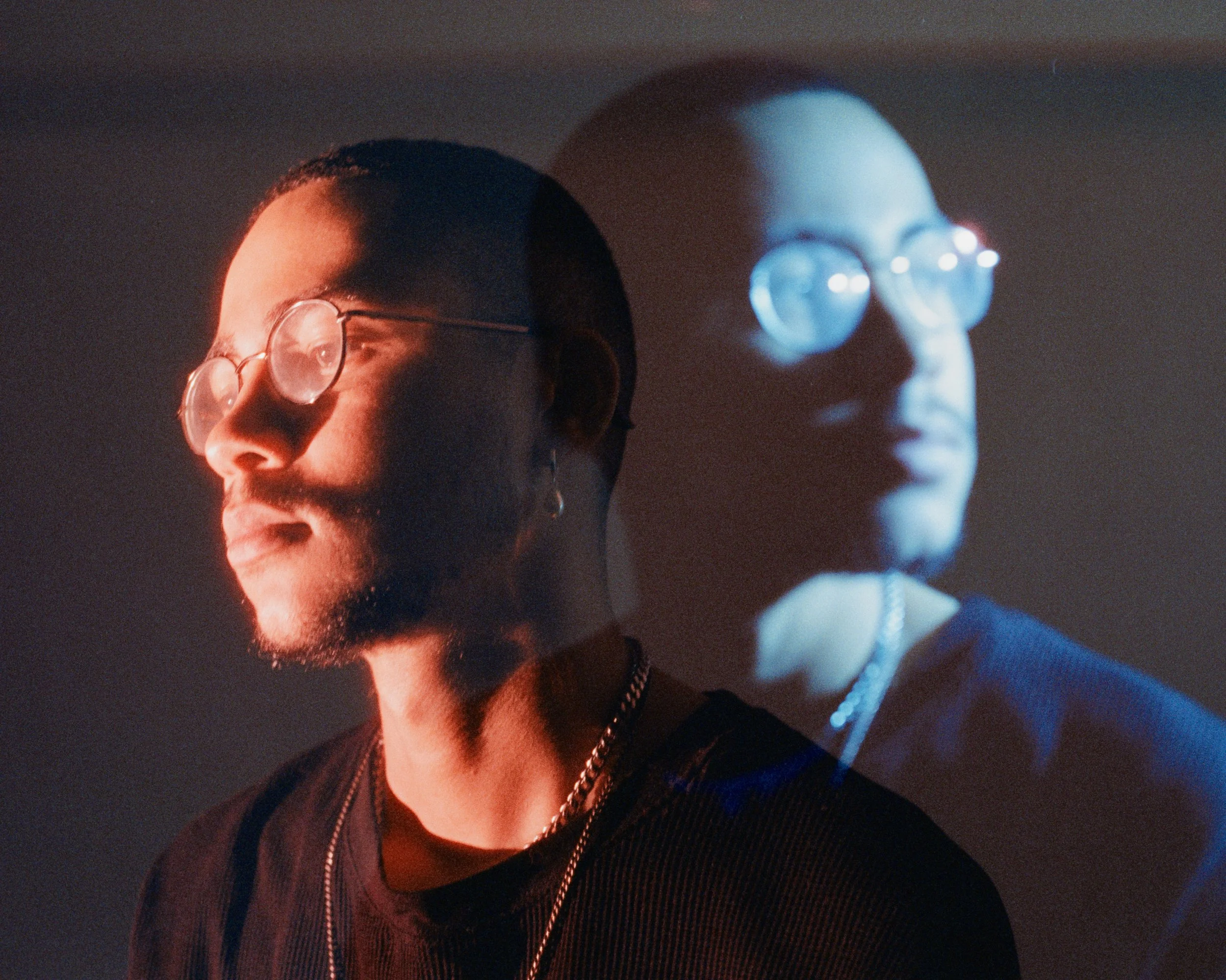 PREMIERE: Sophomooreik - Over My Shoulders (Mixtape) + 10 Questions