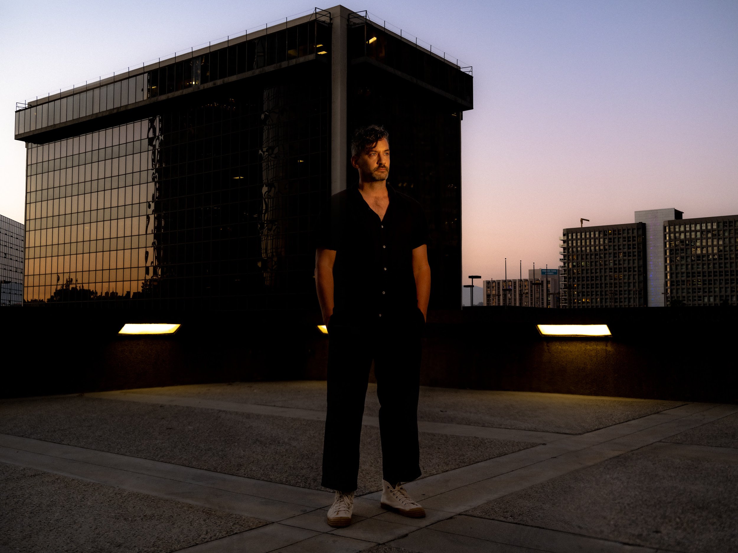 Bonobo ft. Jordan Rakei - Shadows (Single) 