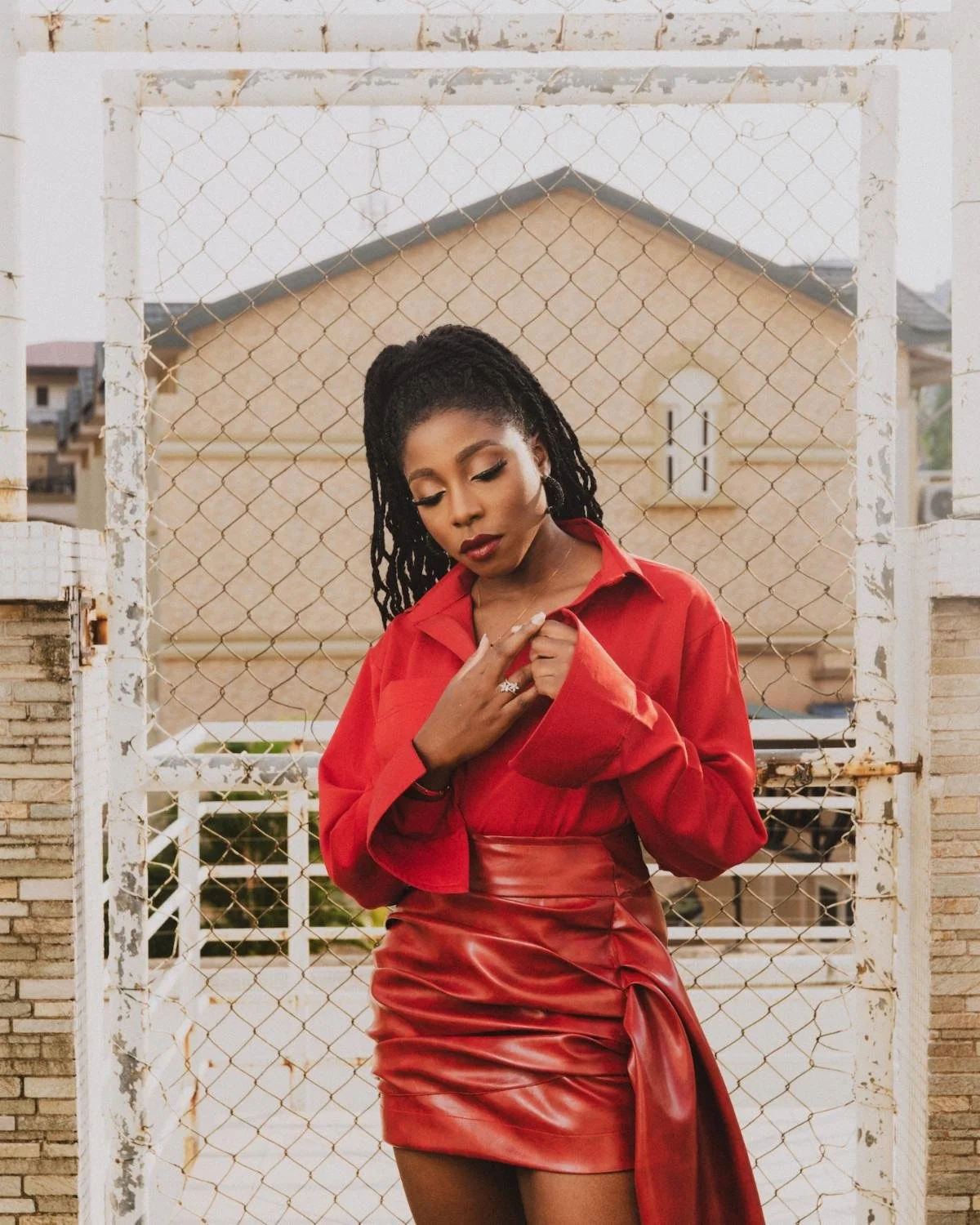 Nissi - HOLD (Official Video)