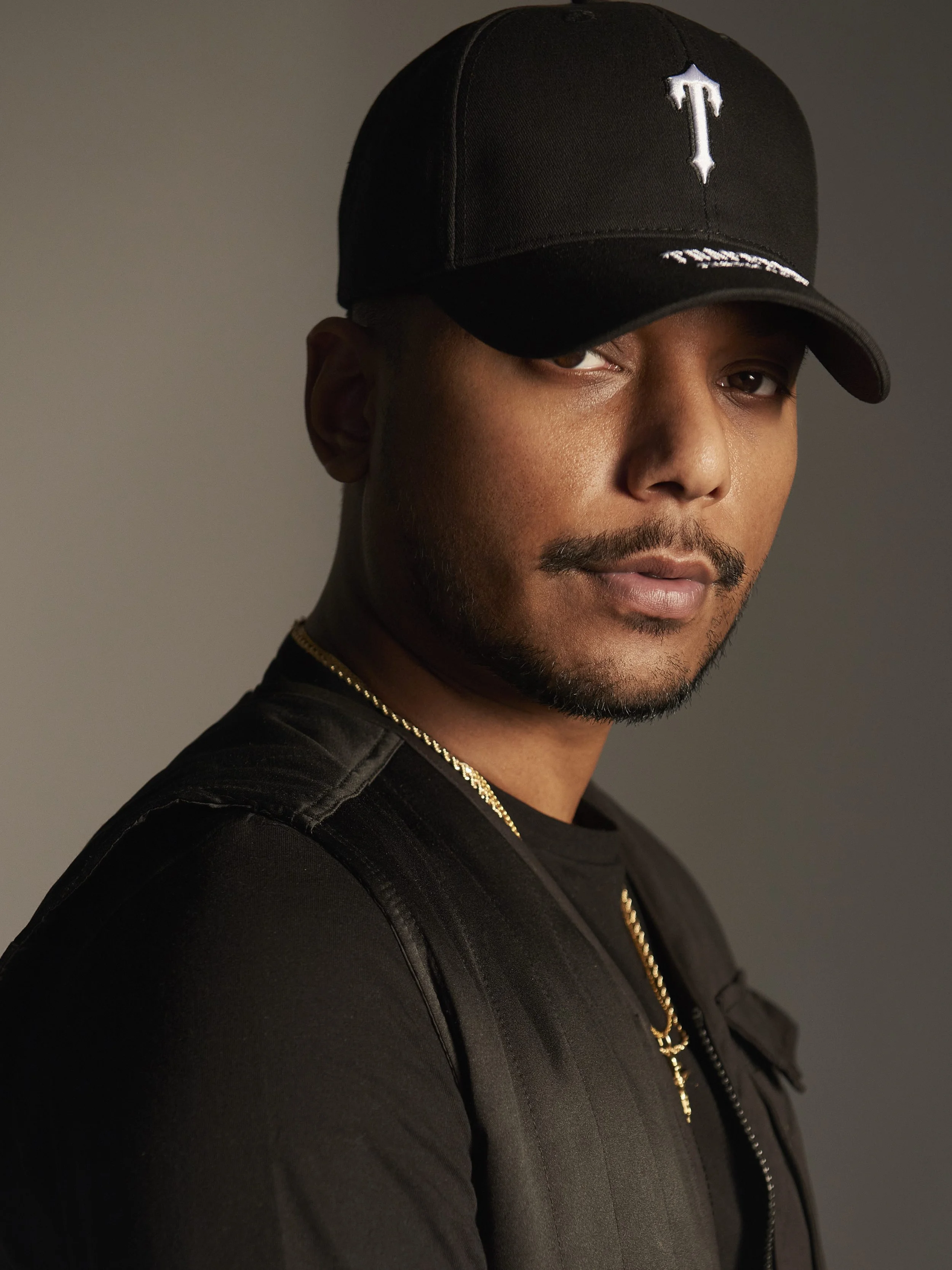 Rude Kid ft: Jaykae, Silky + Janice Robinson - Essex Girls (Official Video)