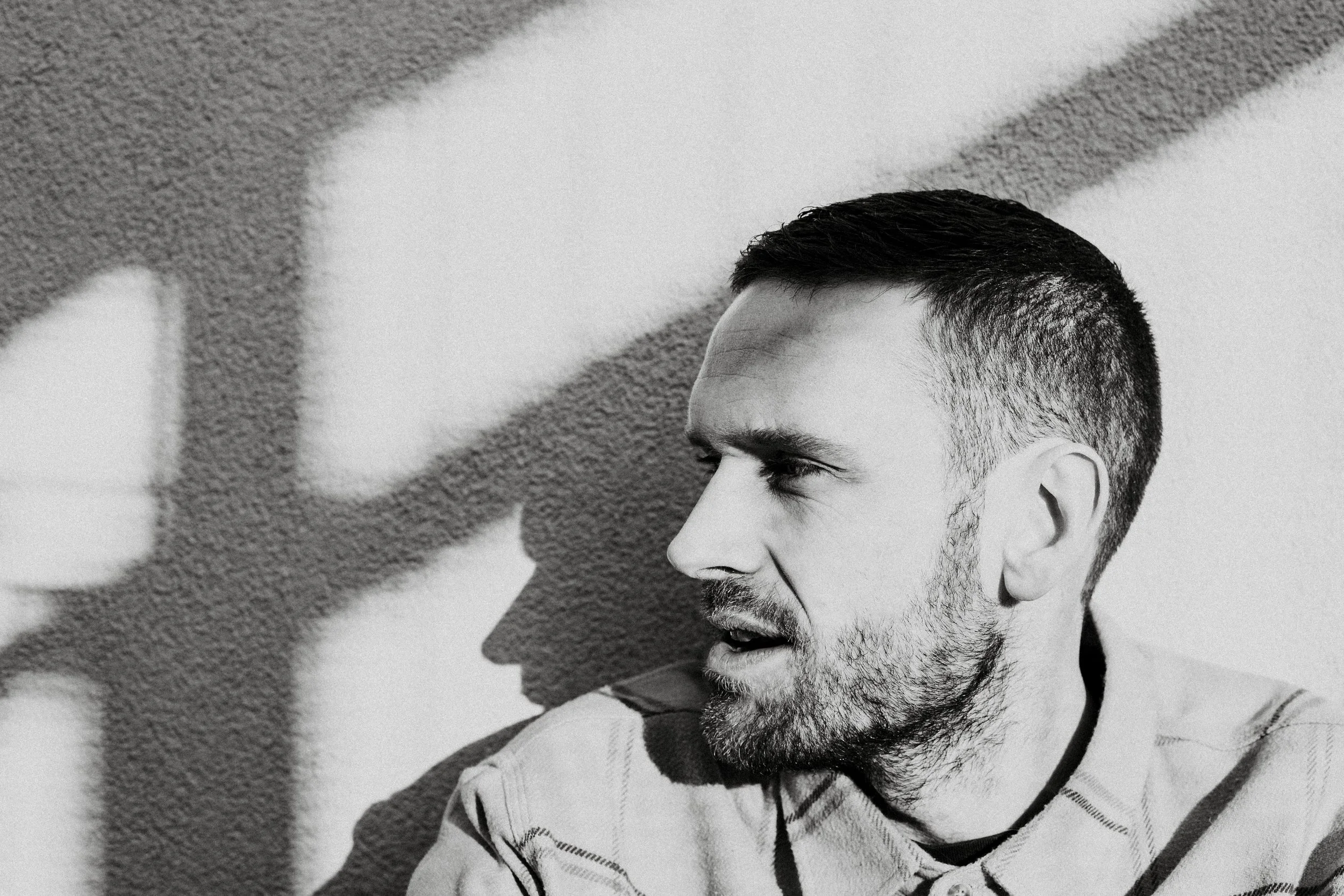 PREMIERE: J-Felix ft: Victoria Port - Like A Queen (Single) + 10 Questions