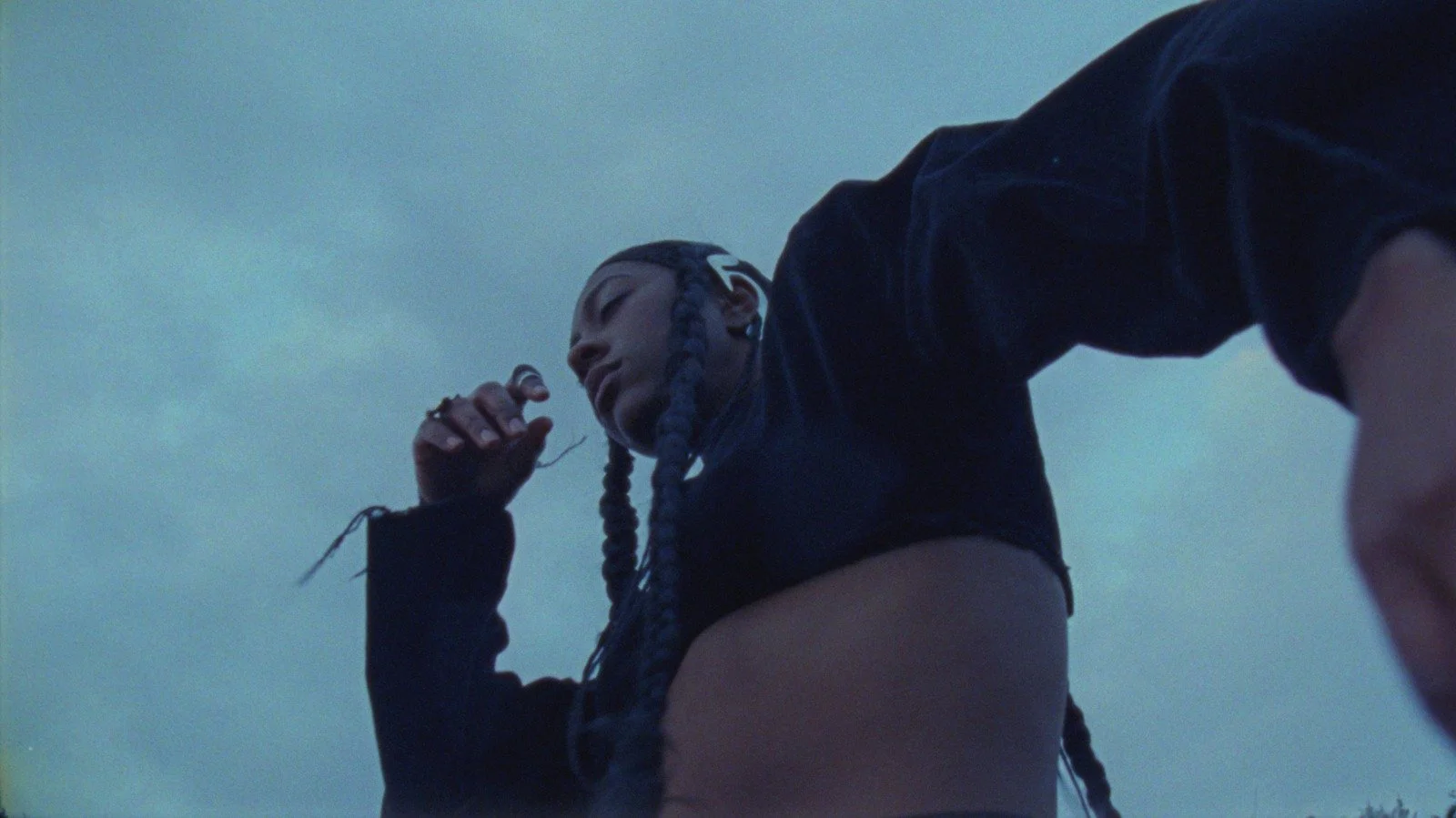 anaiis - be alright (solo) (Official Video)