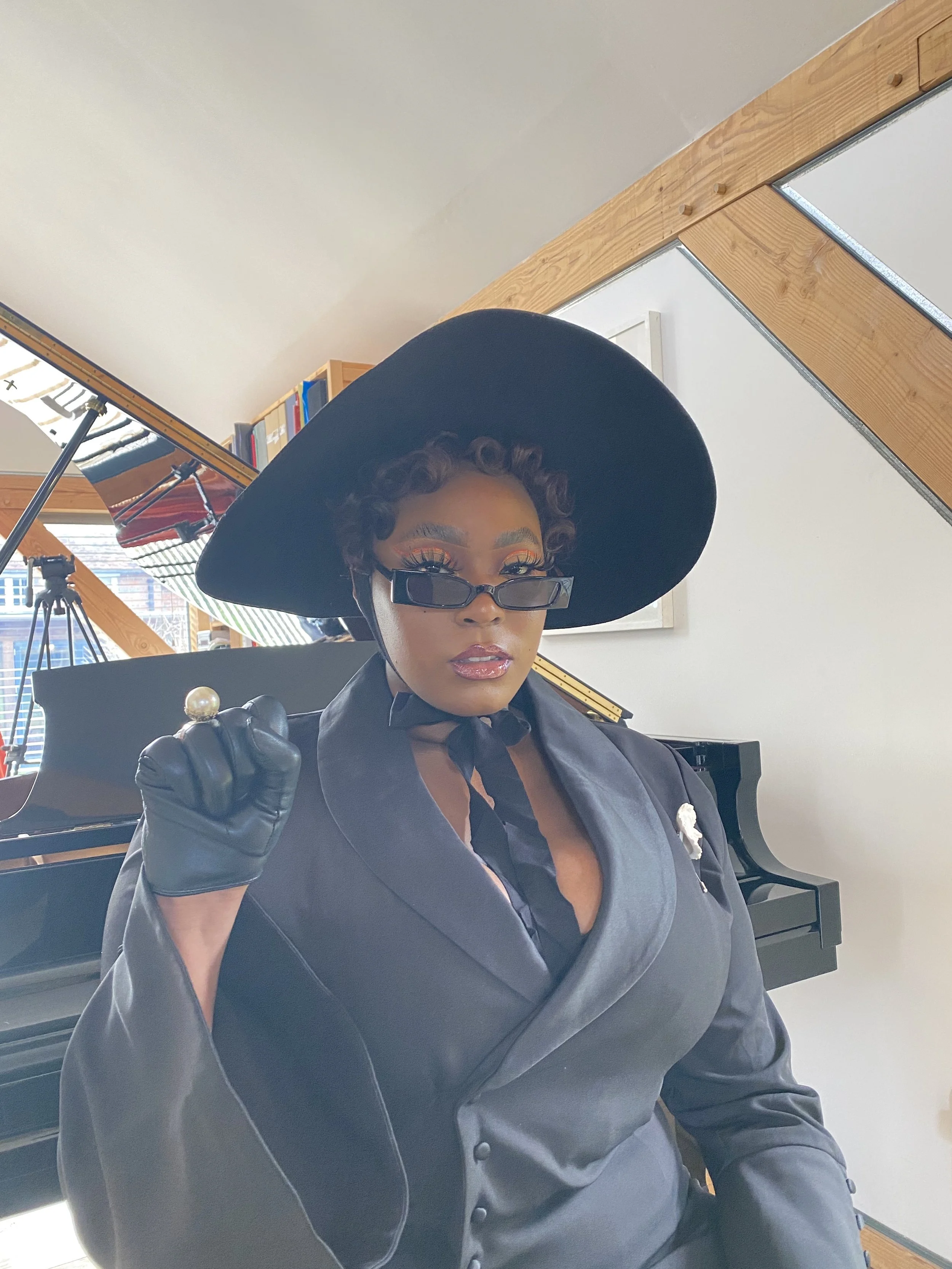  RozzzQween - Lost 4 Wordz (Single)