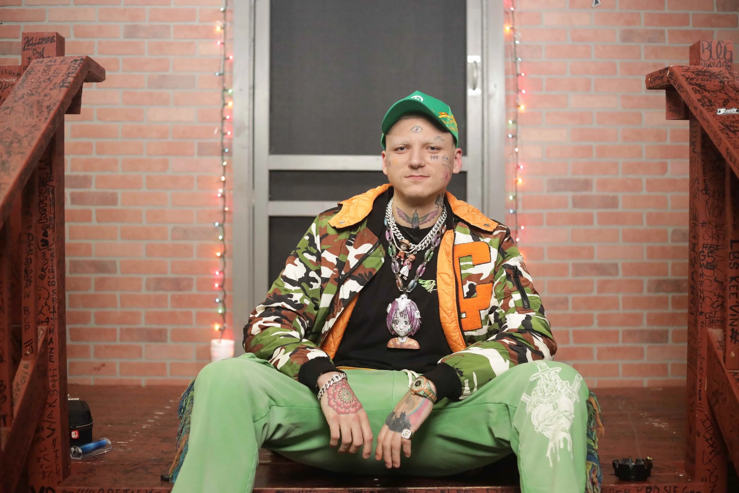 Ghostluvme - Mixtape (EP)