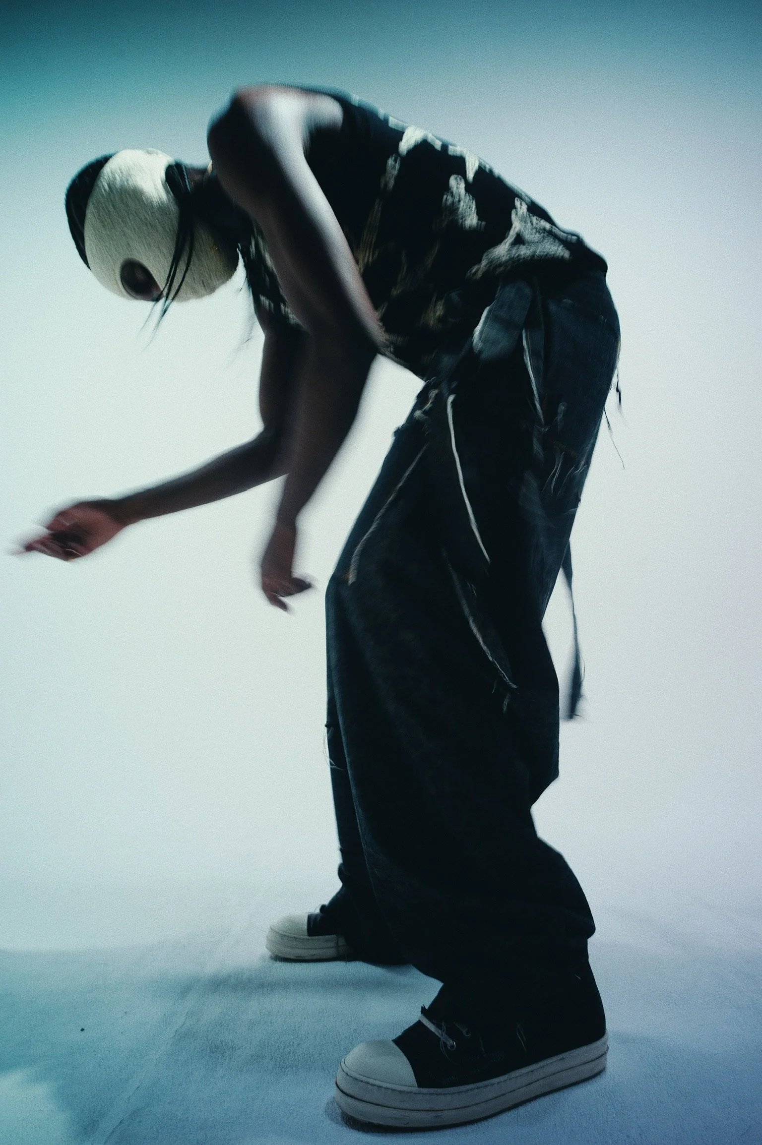 Mikano - Touché Coulé (Official Video)