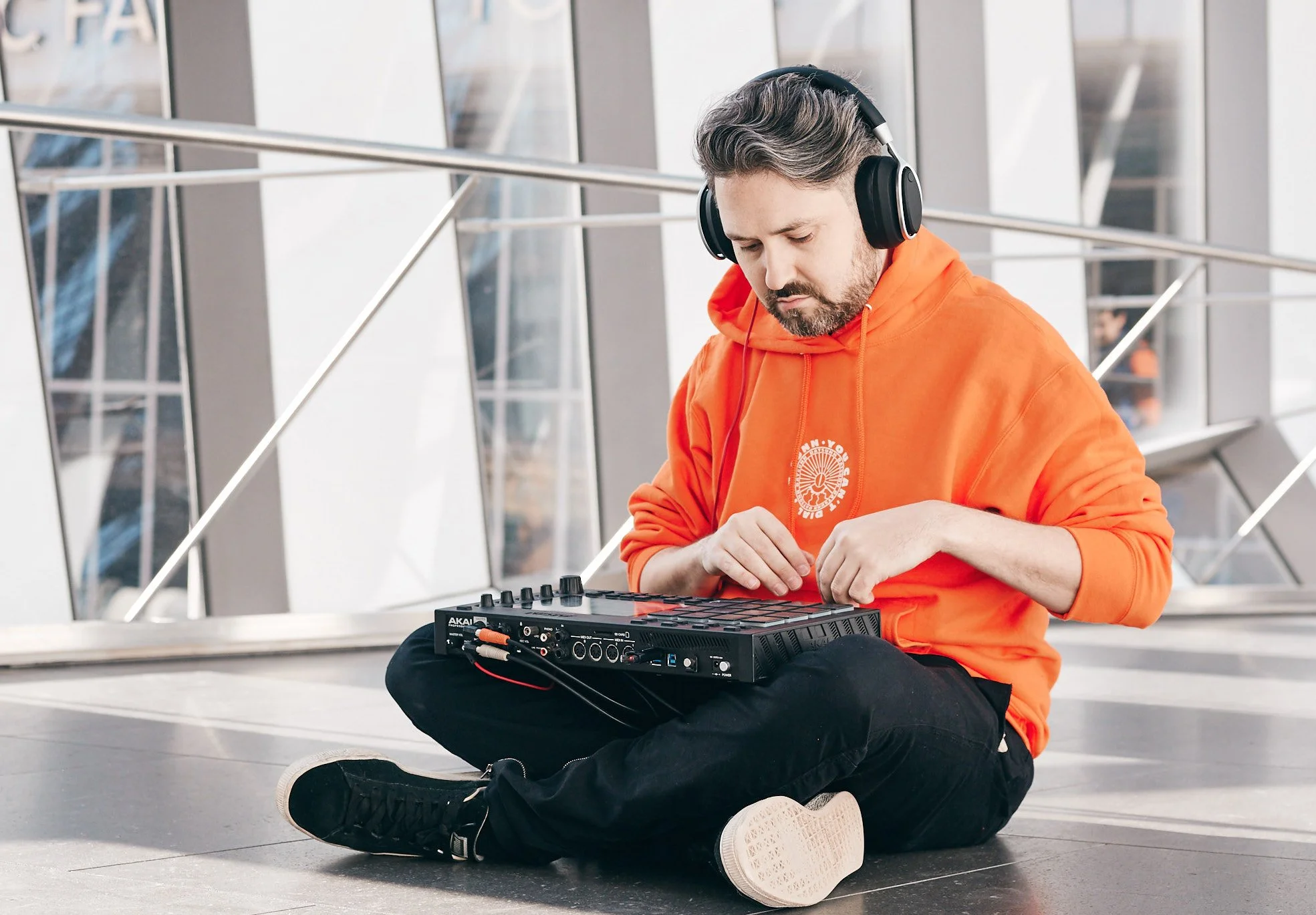 Fresh Kils ft: phoenix Pagliacci - Ain't No Way (Single) + 10 Questions