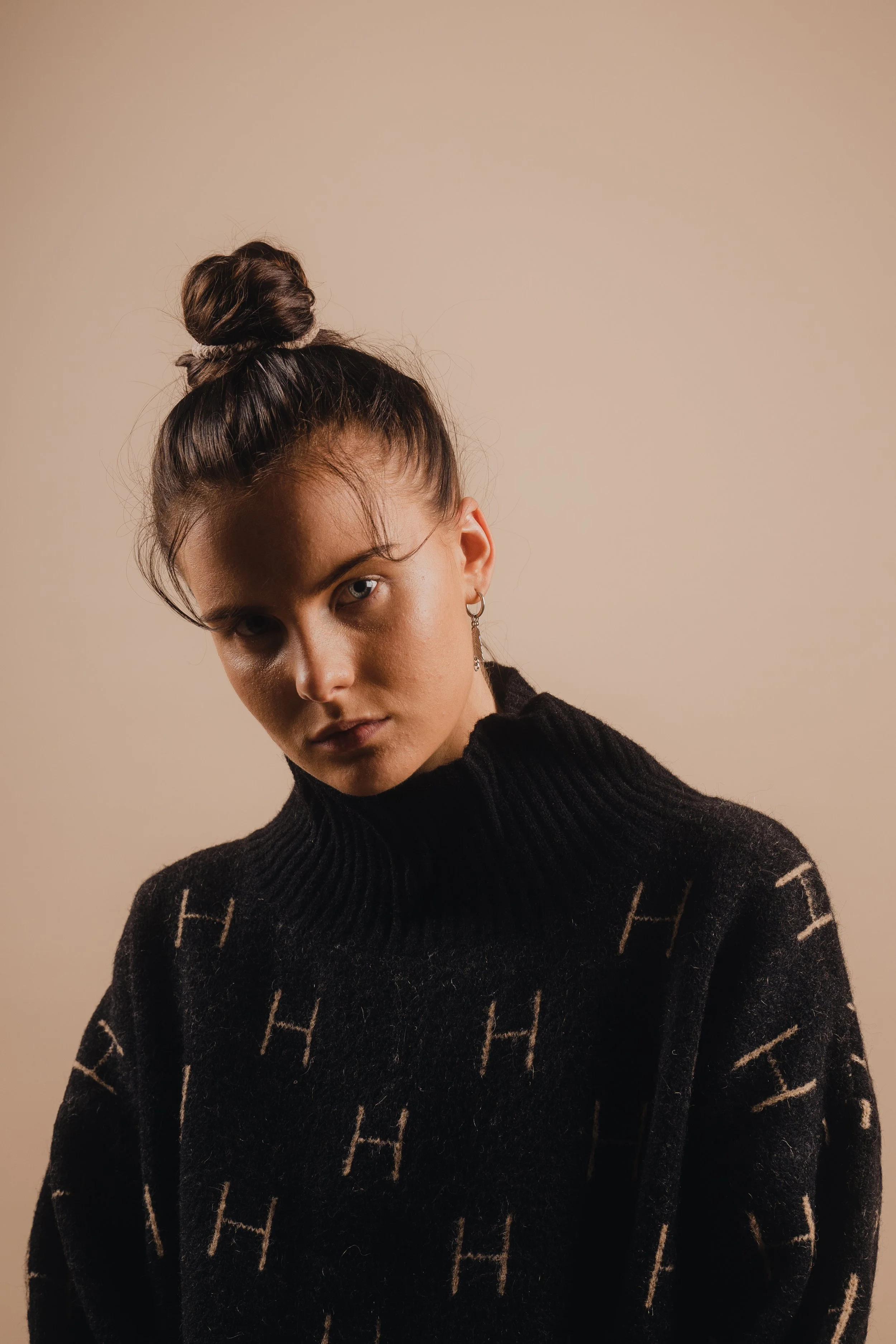 Ash Olsen - BORING! (Official Video)