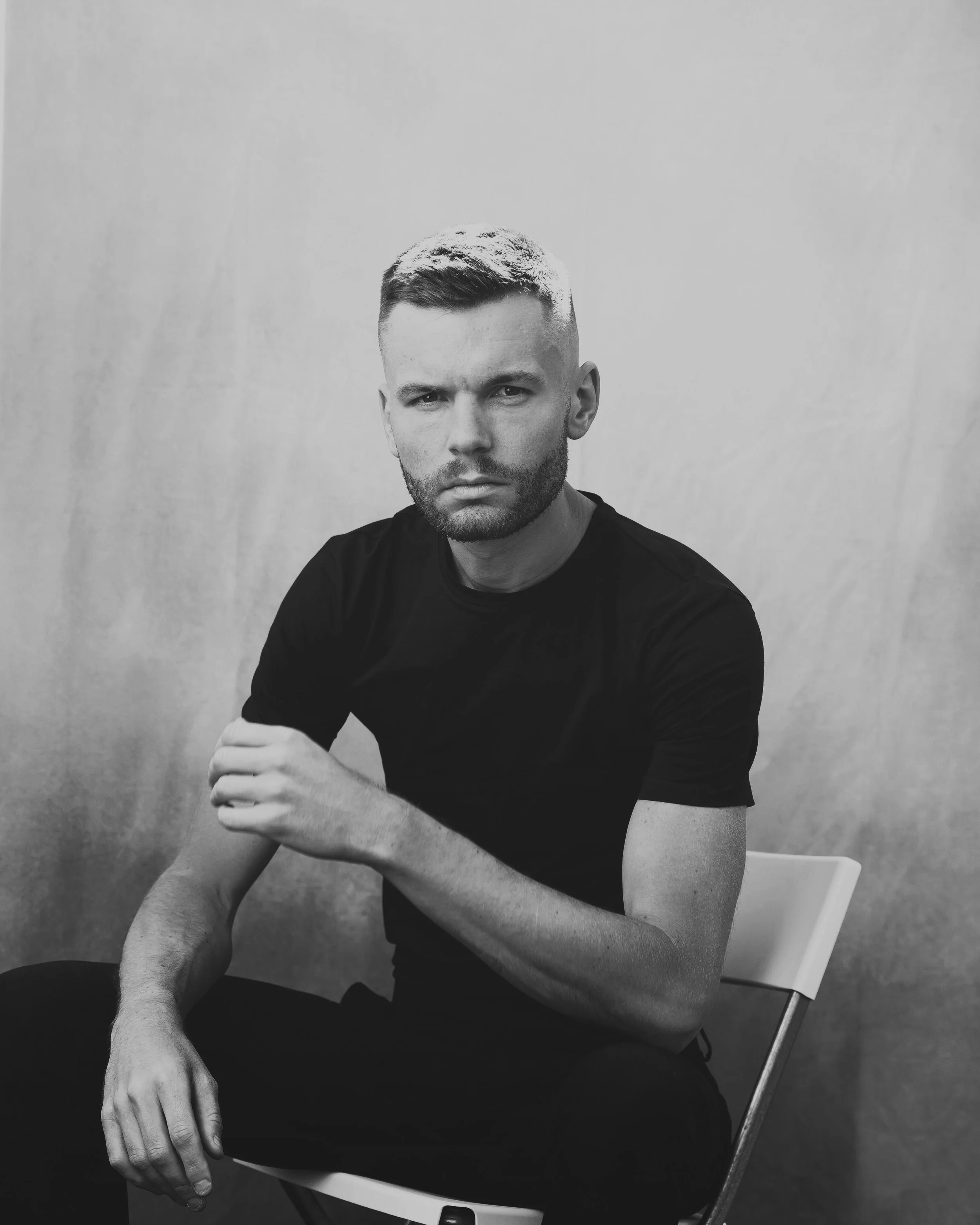 Ewan Sim - Strawberry Perfume (Live Video)