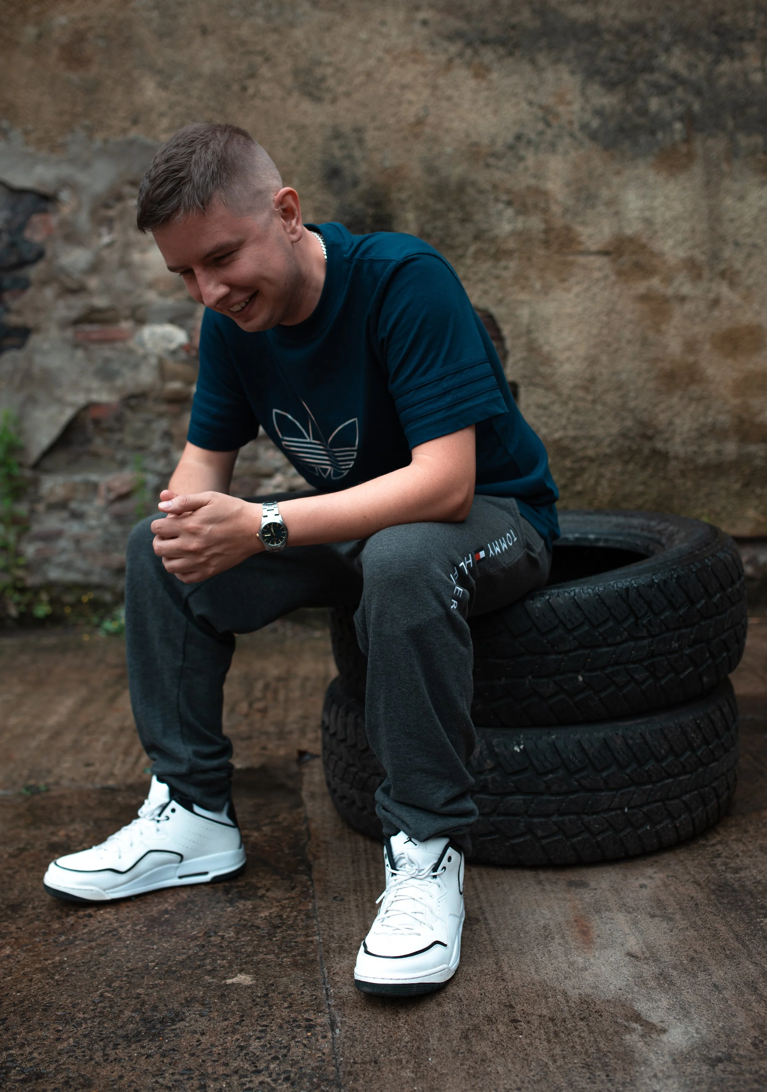 Billy Whizz ft: Komposa + Genesis Elijah - Real (Single)