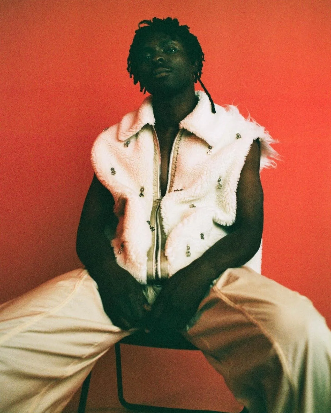 Azekel - Chocolati COLORS Performance (Video)