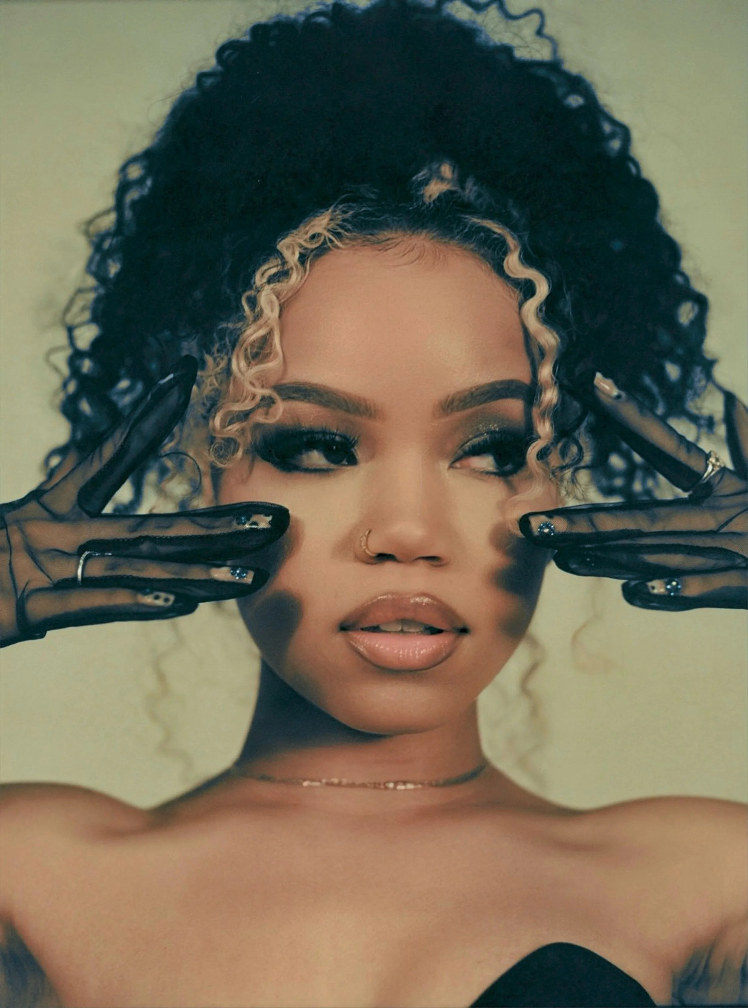 Aáyanna - Can You Take It (Official Video)