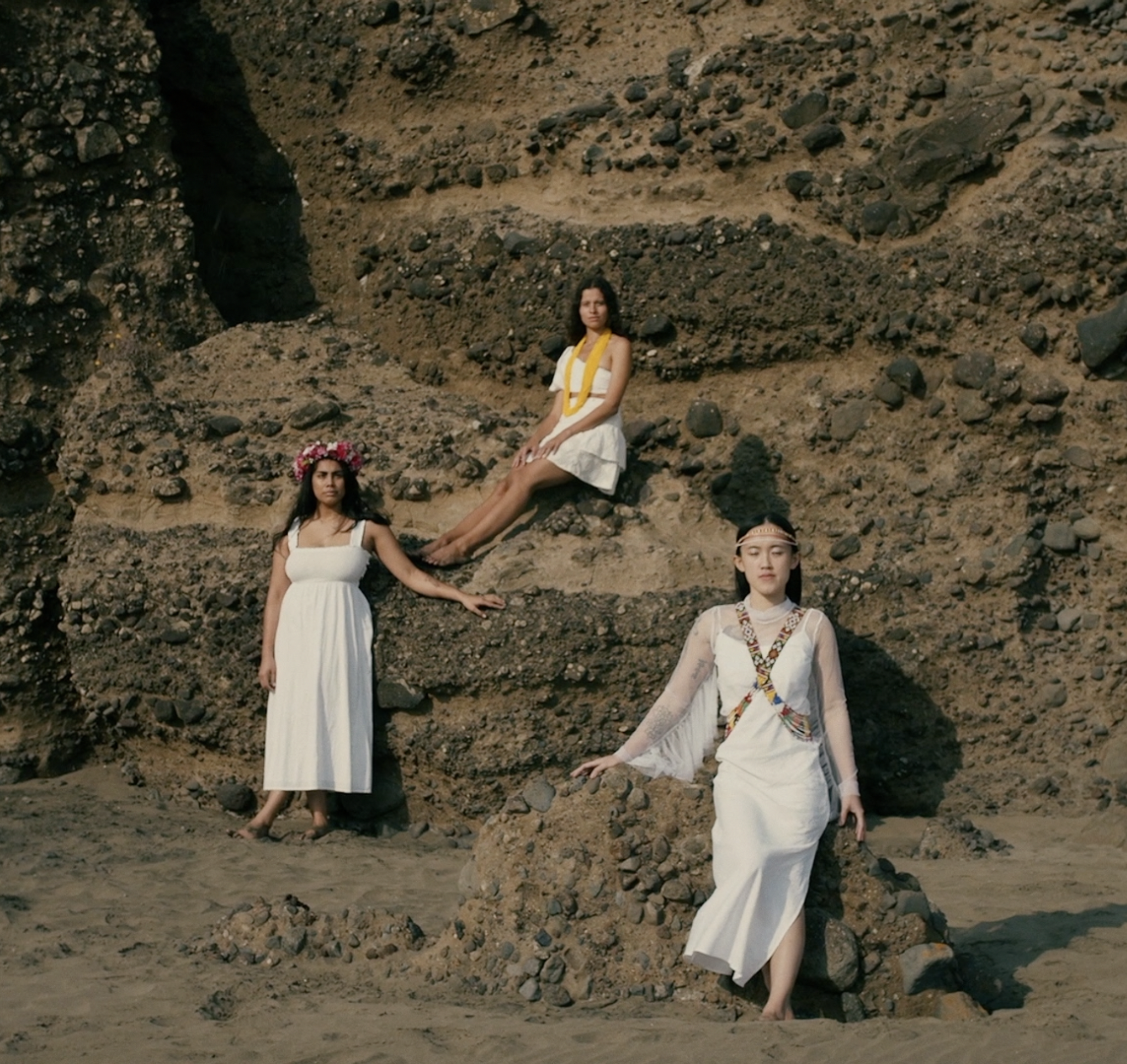 YVY MARAEY ft: Raiza Biza - Water (Official Video)