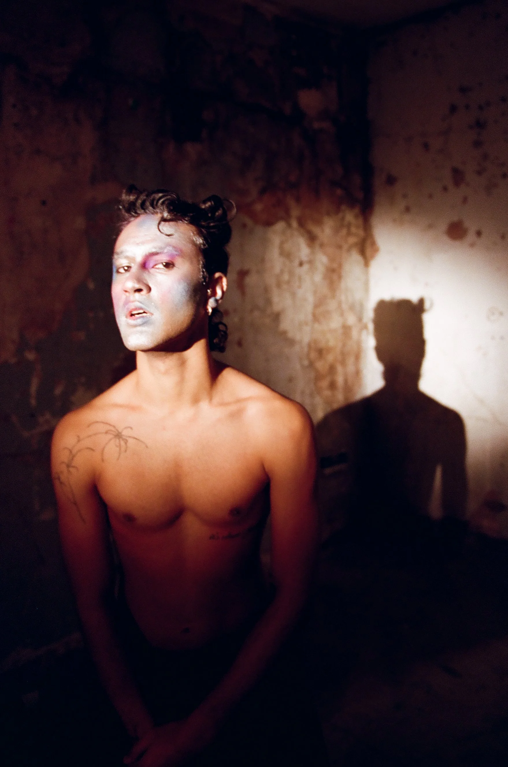 Ray Laurel ft: Jeshi - DONTLEAVEMYSIDE (Single)