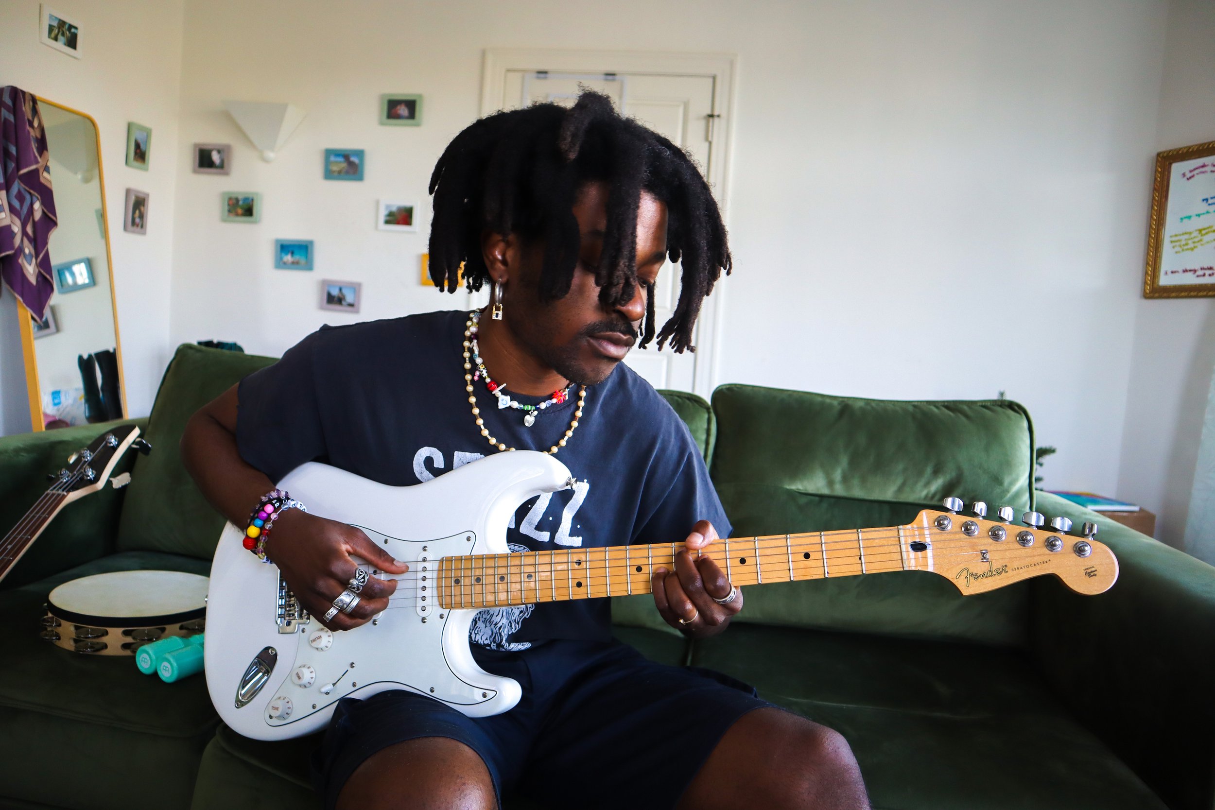 SEB - moving on ft: Khary + sugarhoneyiceicetea (Double Single)