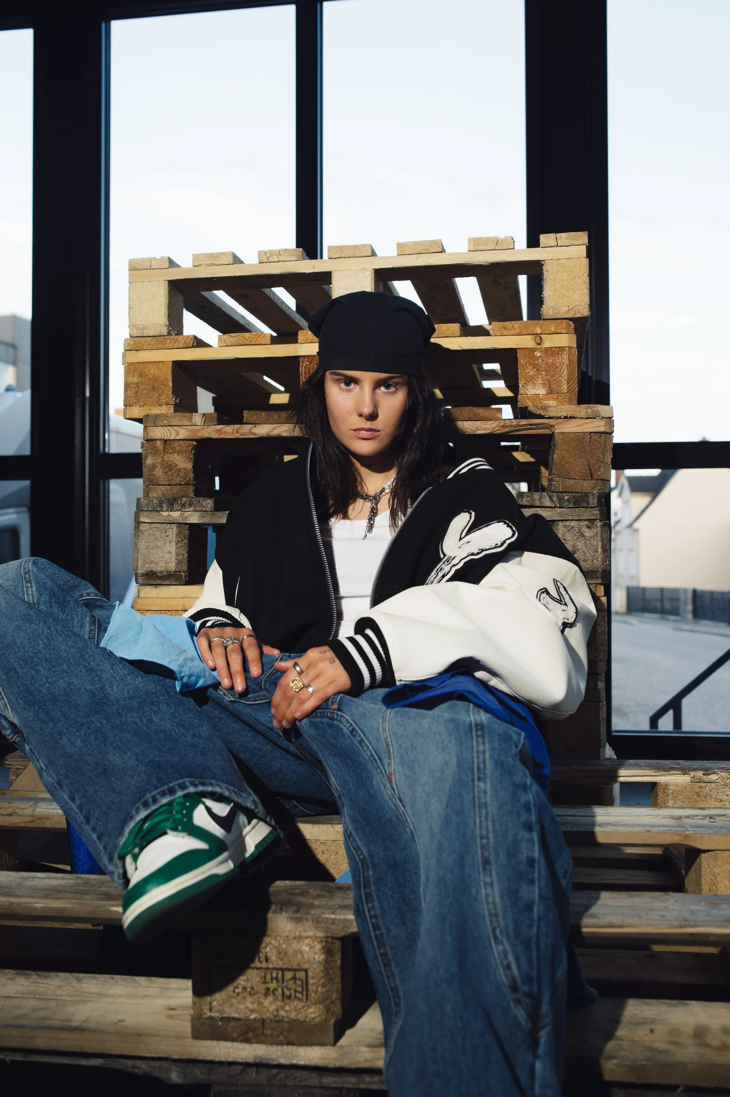 Ash Olsen - someone else (Single)