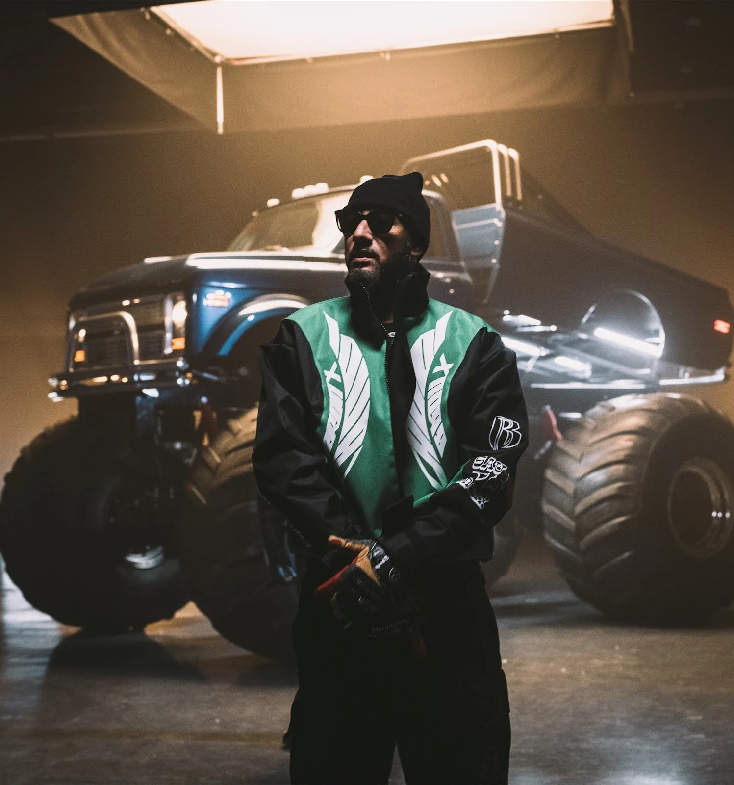 Swizz Beatz ft: Jadakiss, Benny The Butcher + Scar Lip - Take ‘Em Out (Official Video)