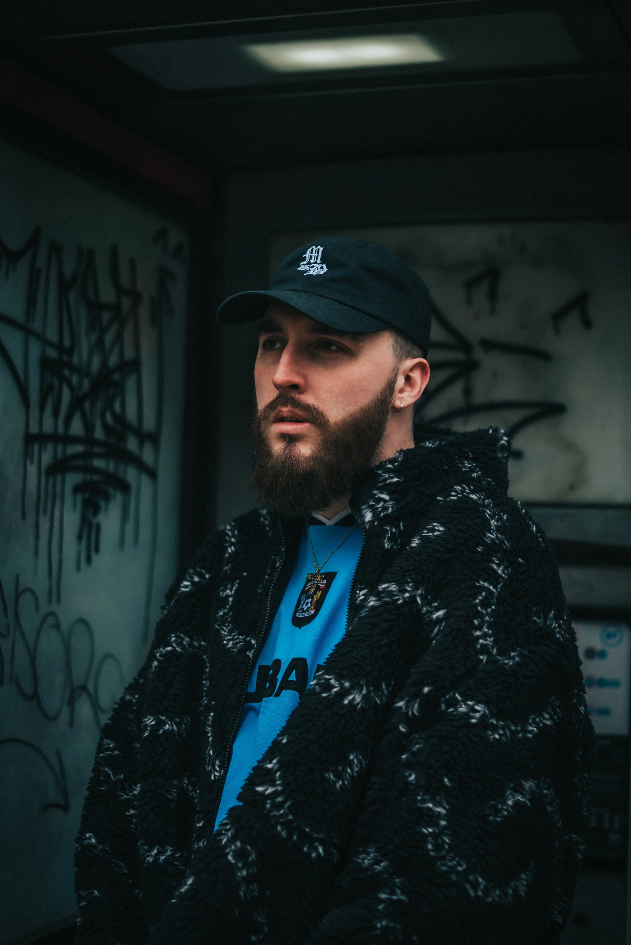 Mac Backwardz ft: Vince lesha - Hate U, Love U (Official Video)